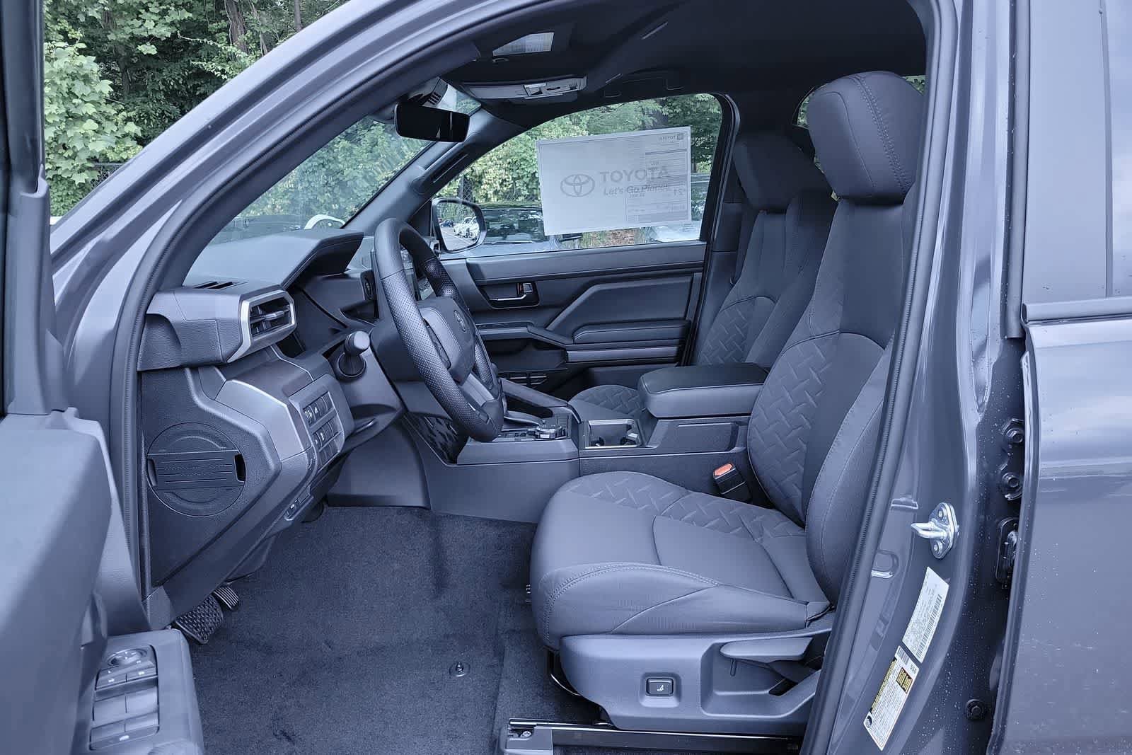 2025 Toyota Tacoma SR5 28