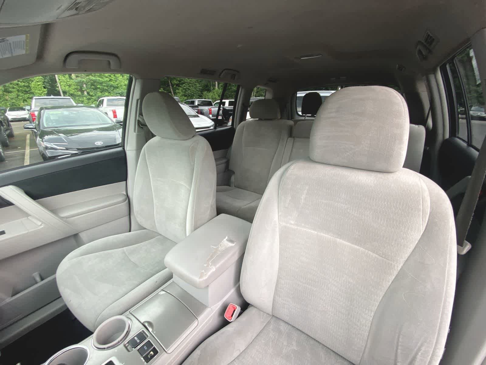 Thumbnail: 2013 Toyota Highlander - 17