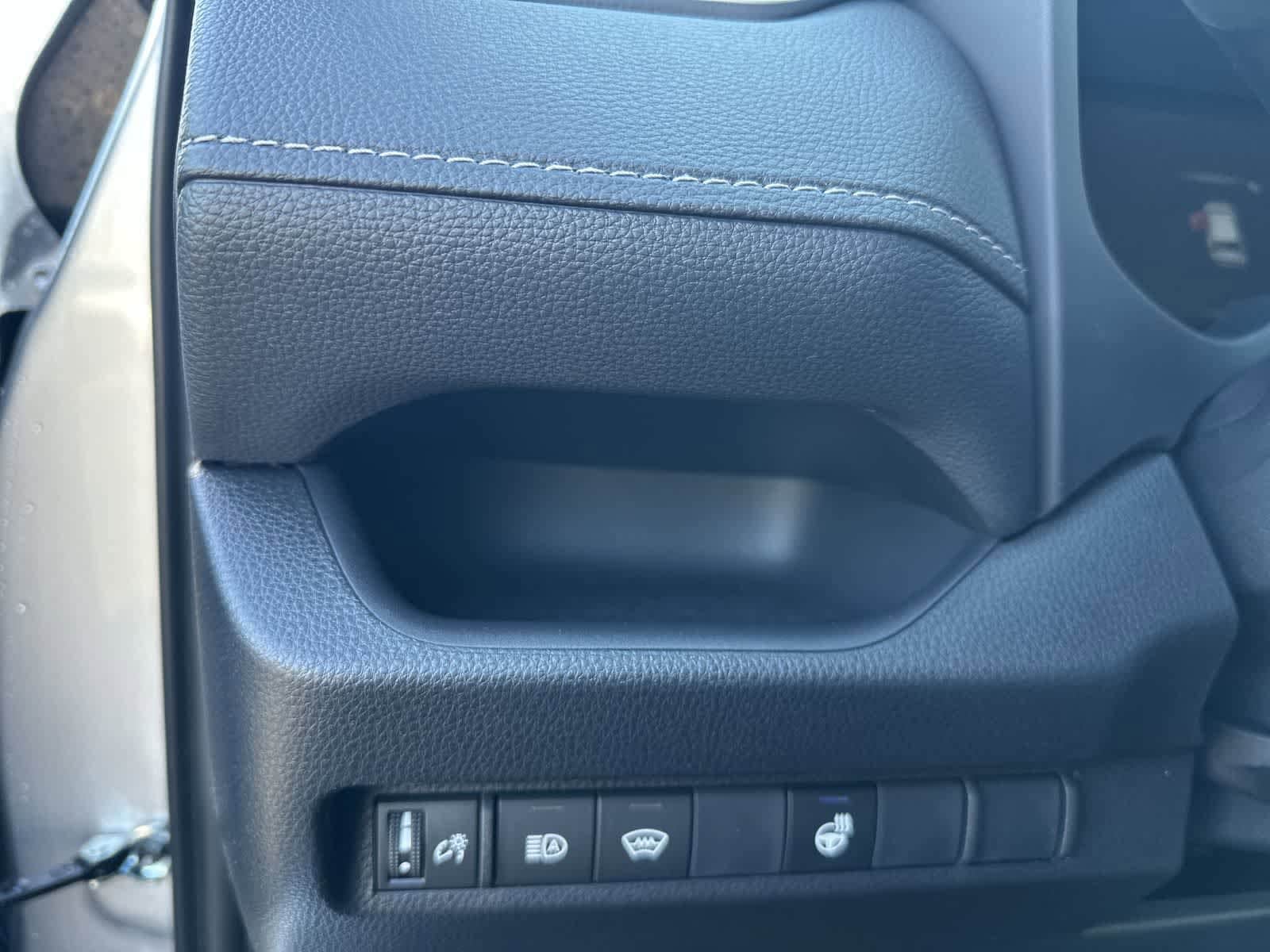 Thumbnail: 2025 Toyota RAV4 - 22