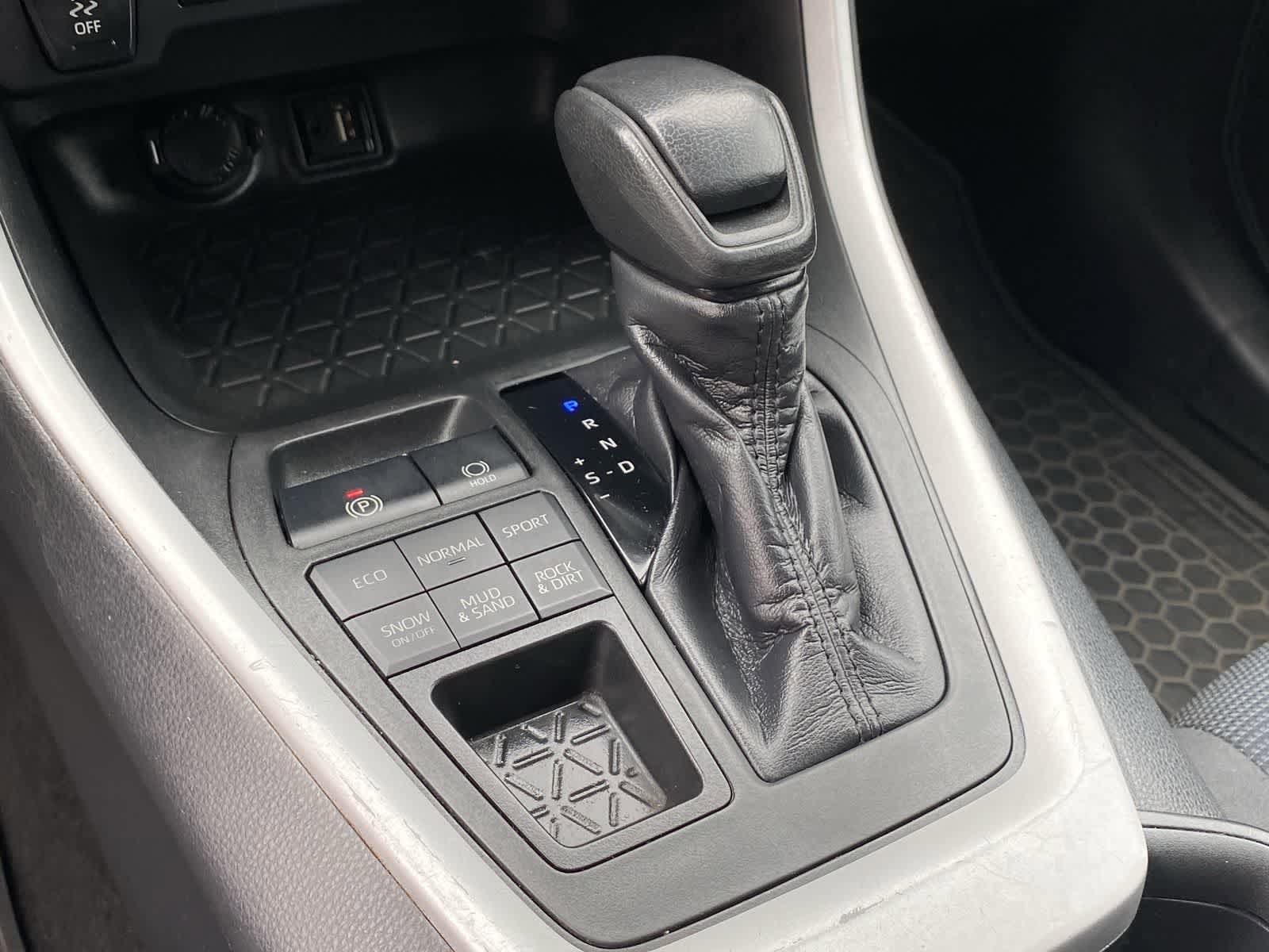 Thumbnail: 2019 Toyota RAV4 - 28