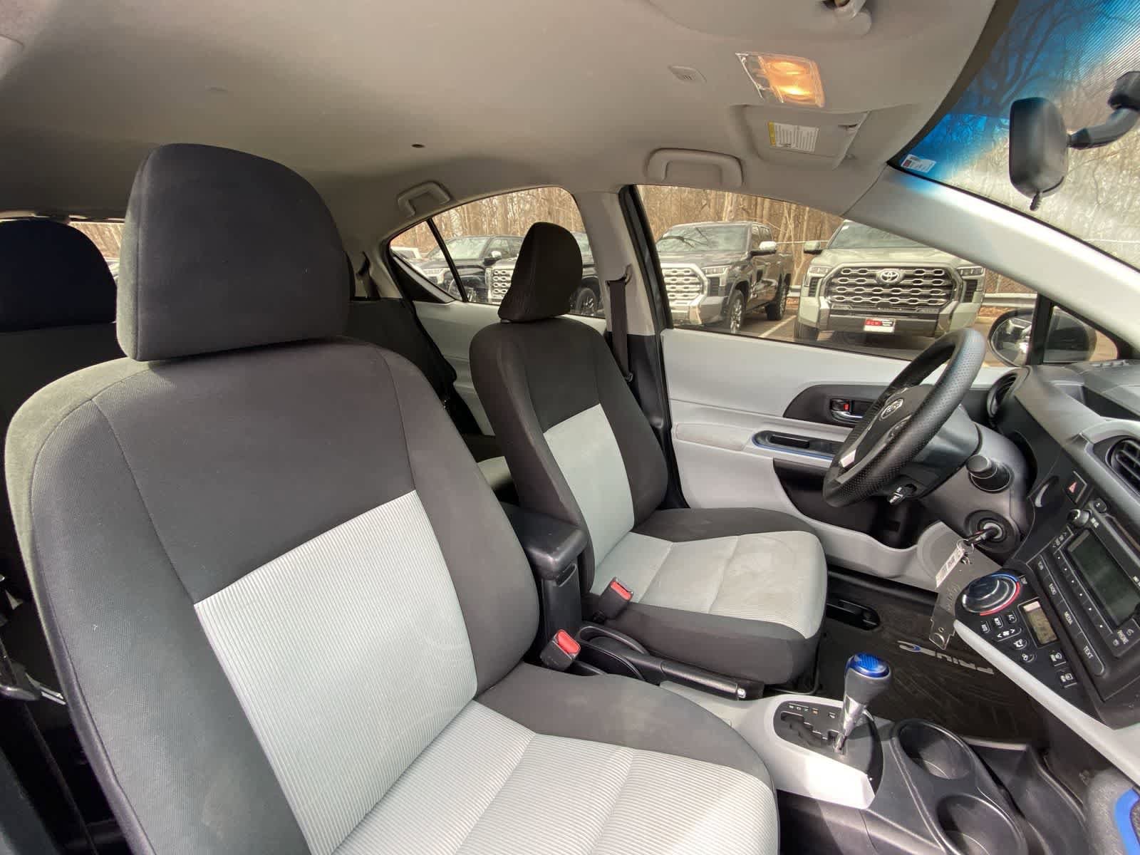 Thumbnail: 2012 Toyota Prius c - 24