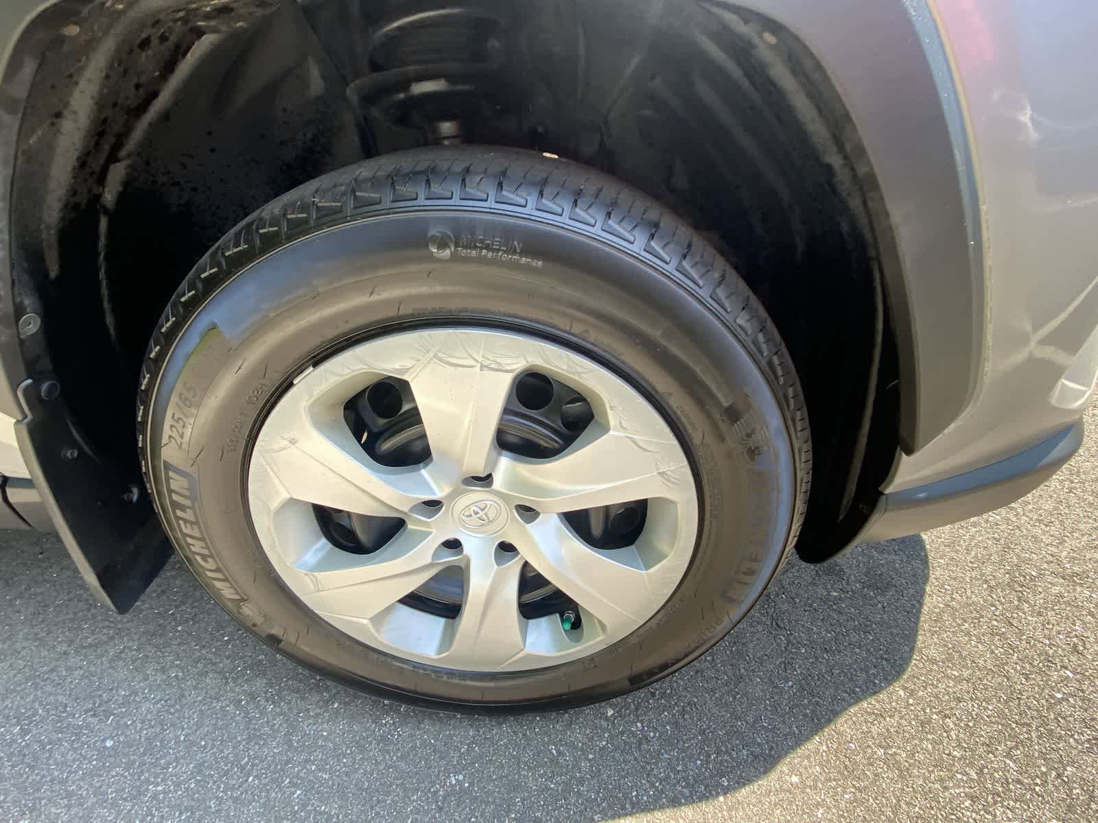 Thumbnail: 2019 Toyota RAV4 - 4