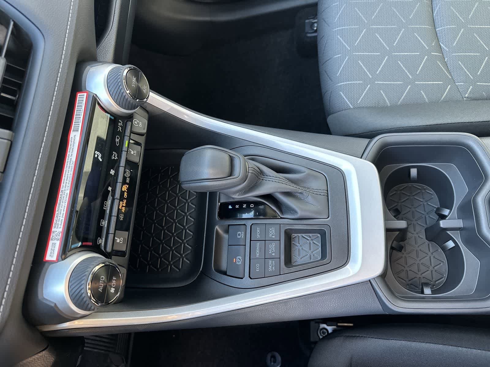 Thumbnail: 2025 Toyota RAV4 - 28