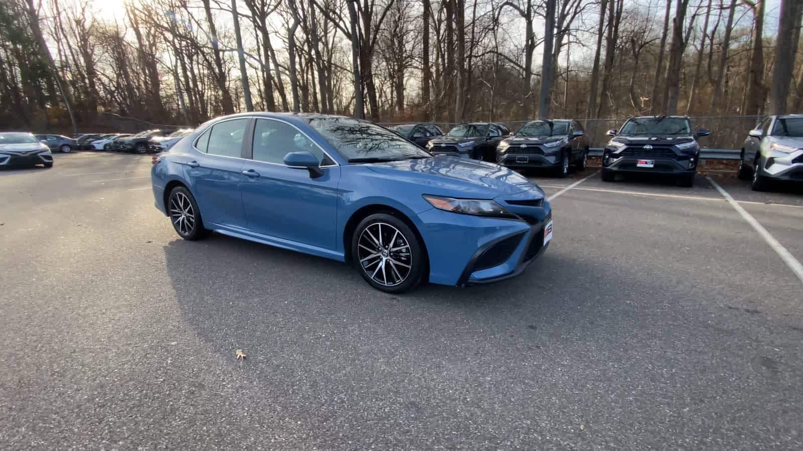 Thumbnail: 2023 Toyota Camry - 10