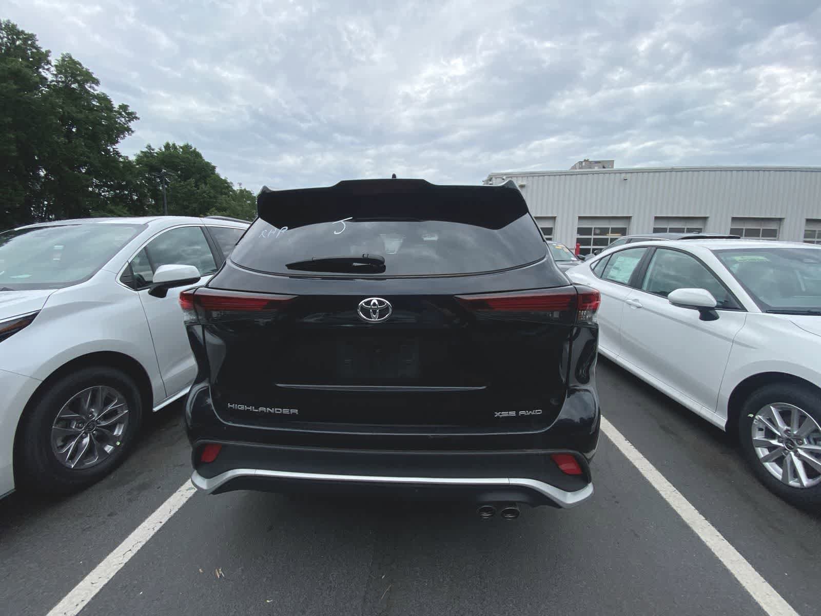 Thumbnail: 2024 Toyota Highlander - 4