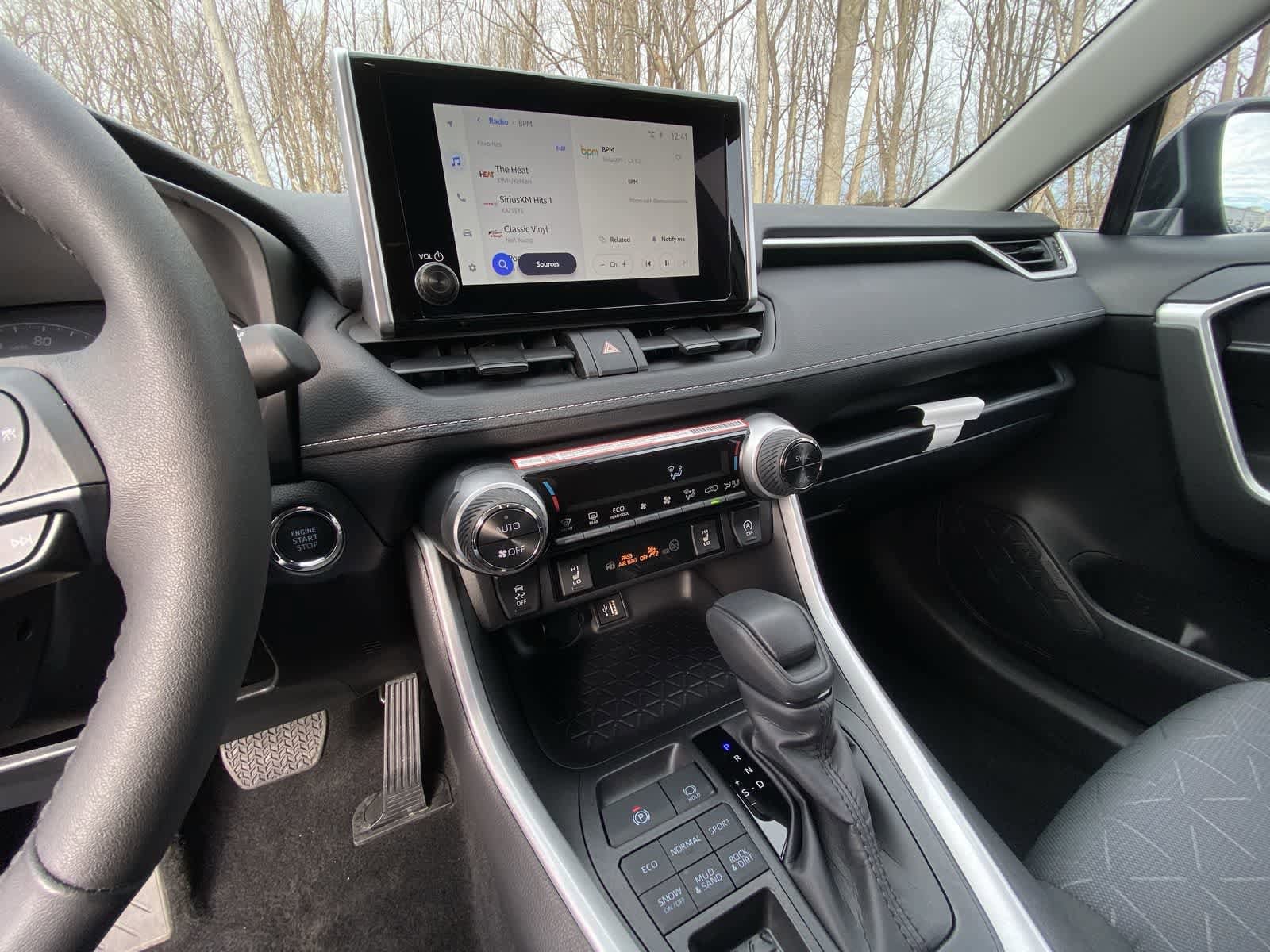 Thumbnail: 2025 Toyota RAV4 - 27