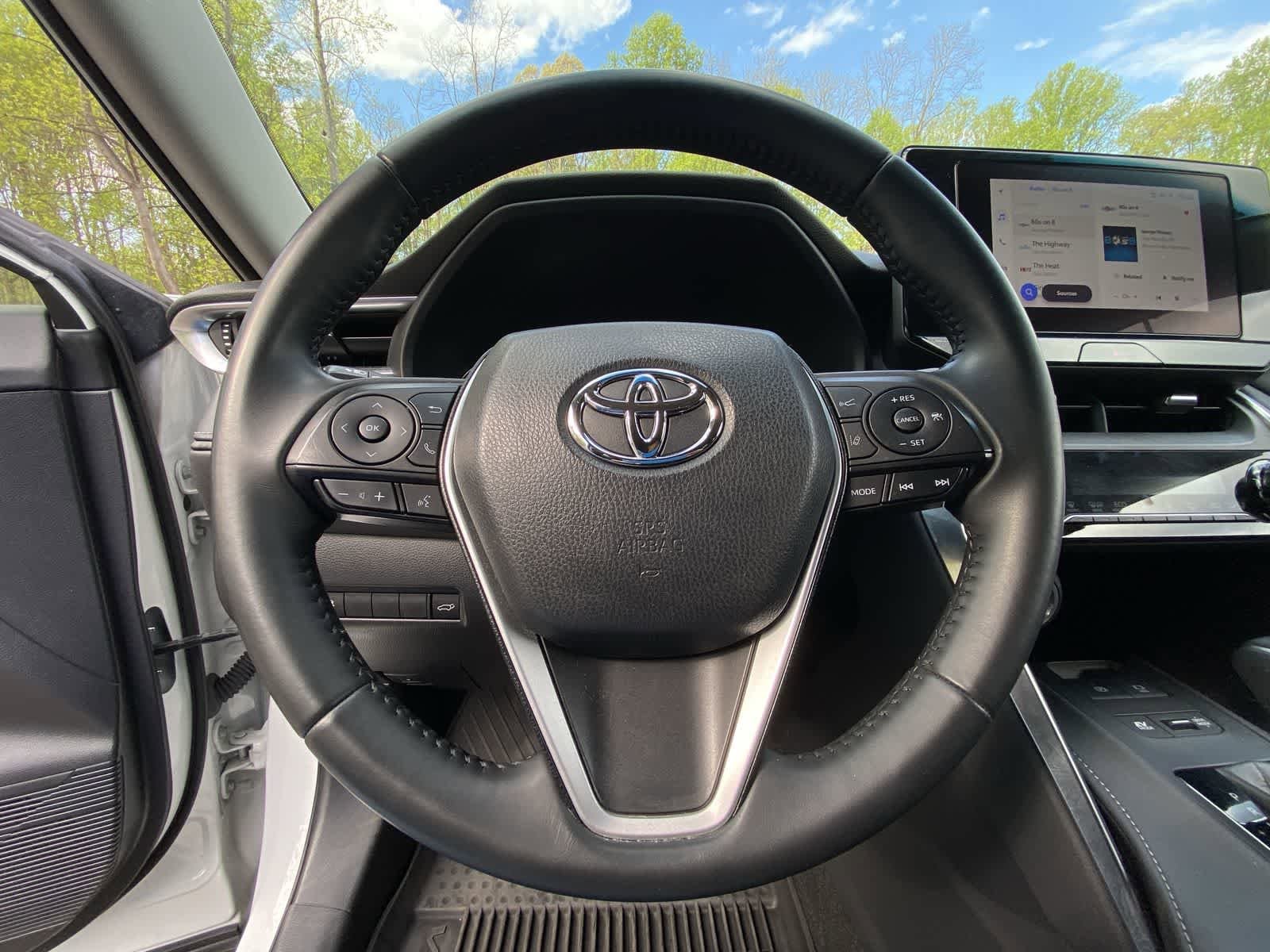 Thumbnail: 2023 Toyota Venza - 25