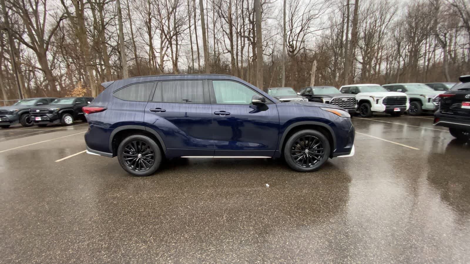 Thumbnail: 2025 Toyota Highlander - 18