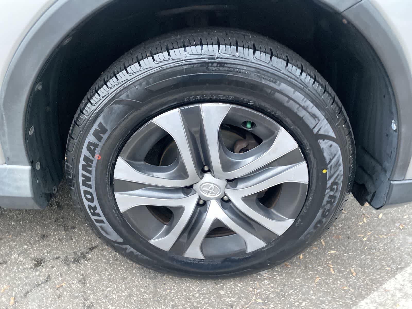 Thumbnail: 2016 Toyota RAV4 - 20