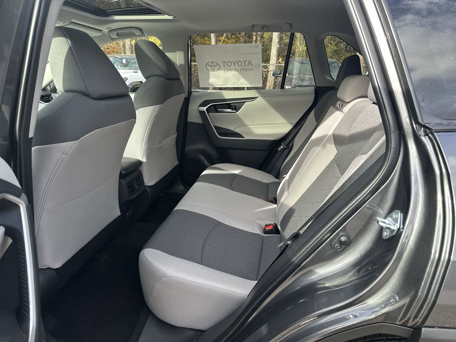 Thumbnail: 2025 Toyota RAV4 - 22