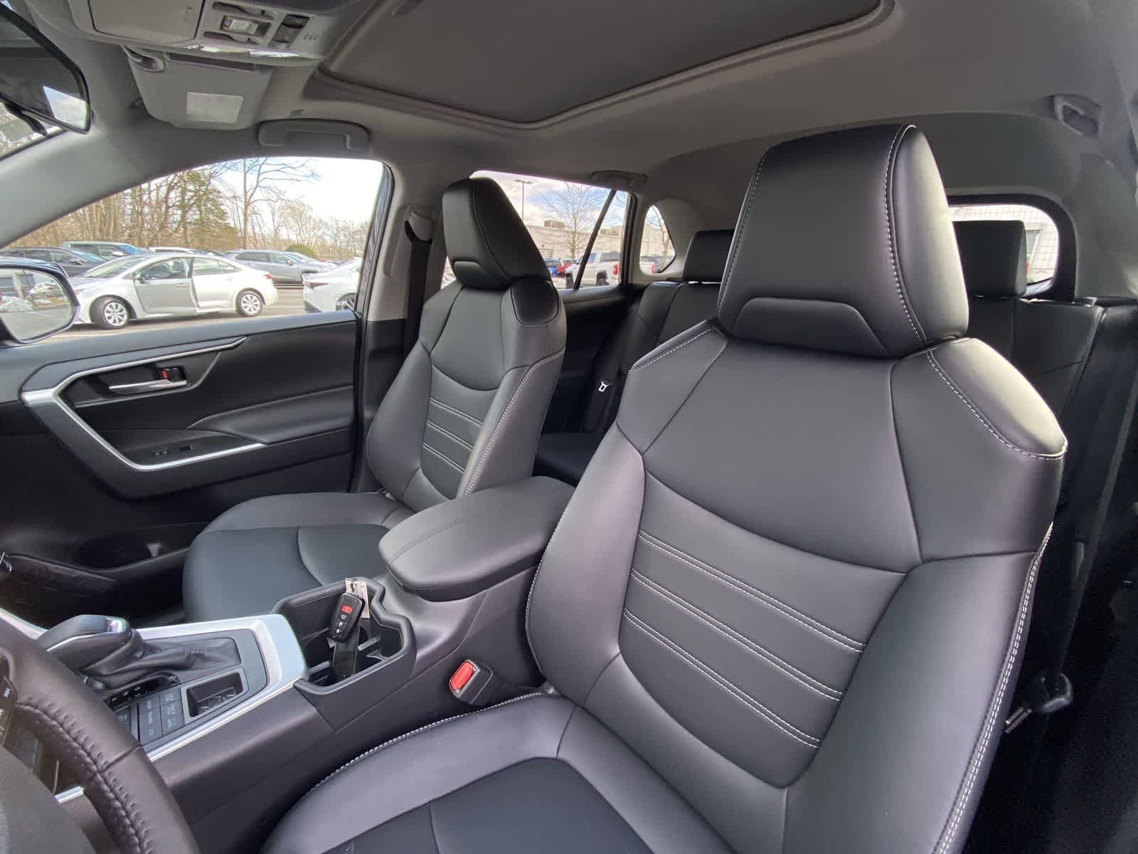 Thumbnail: 2025 Toyota RAV4 - 19