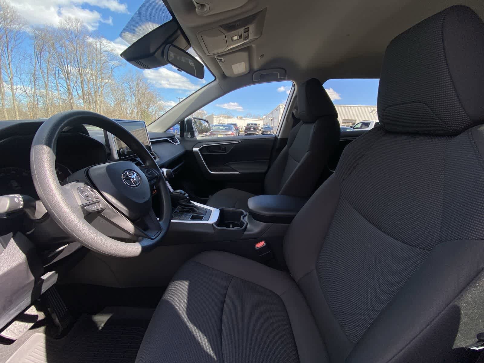 Thumbnail: 2025 Toyota RAV4 - 19