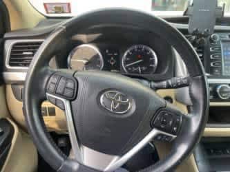 Thumbnail: 2017 Toyota Highlander - 23