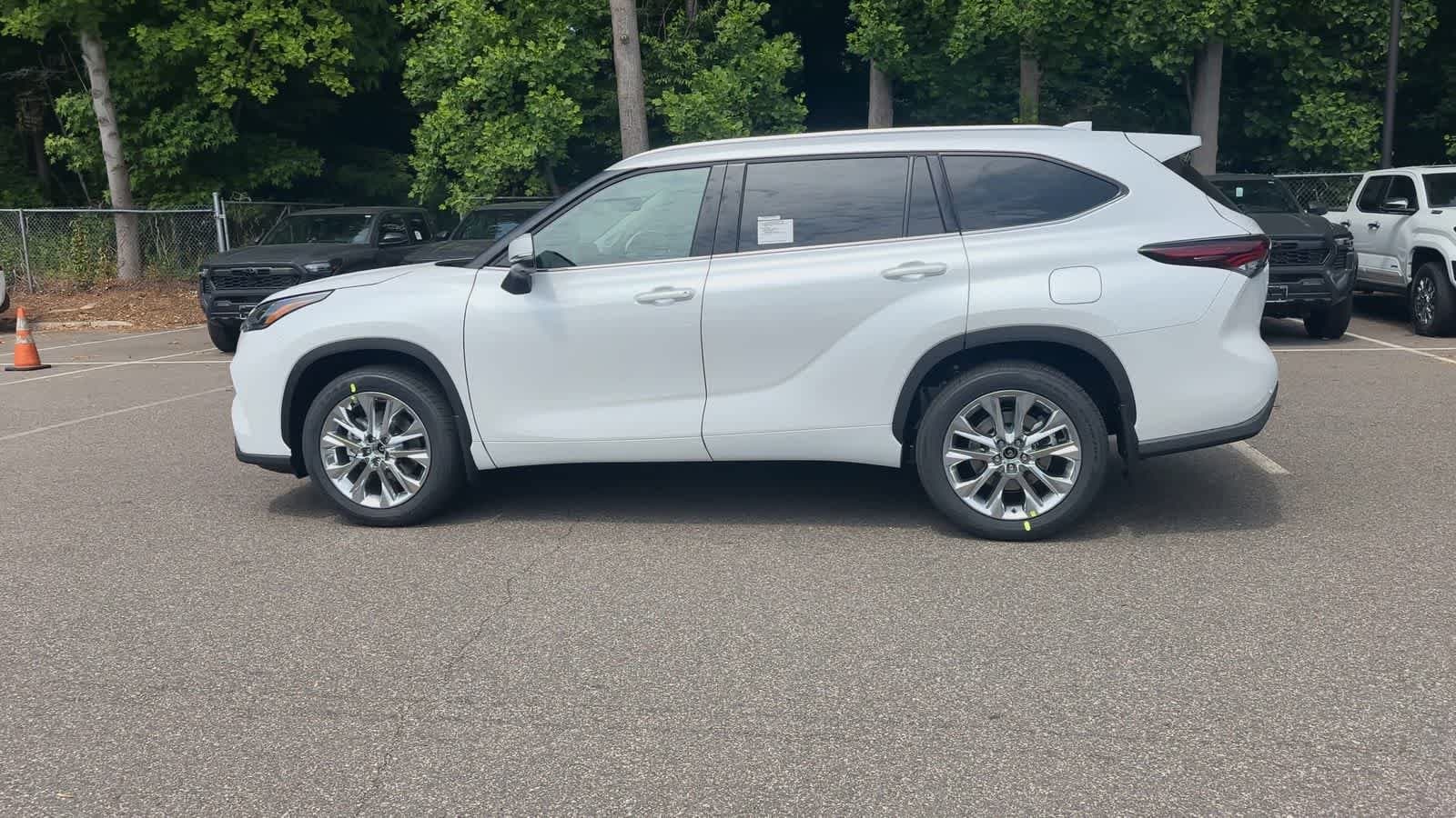 Thumbnail: 2026 Toyota Highlander - 5