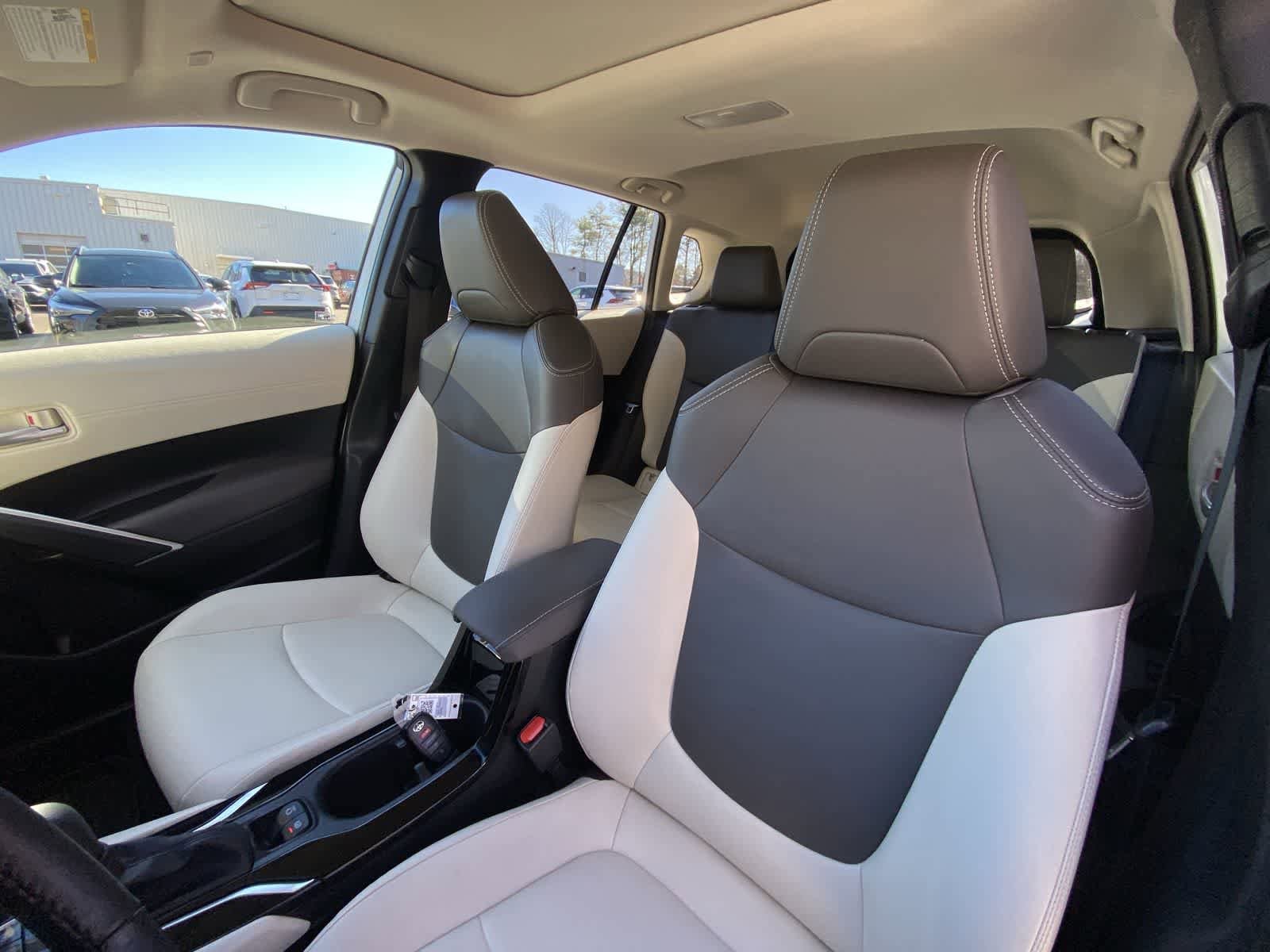 Thumbnail: 2023 Toyota Corolla Cross - 25