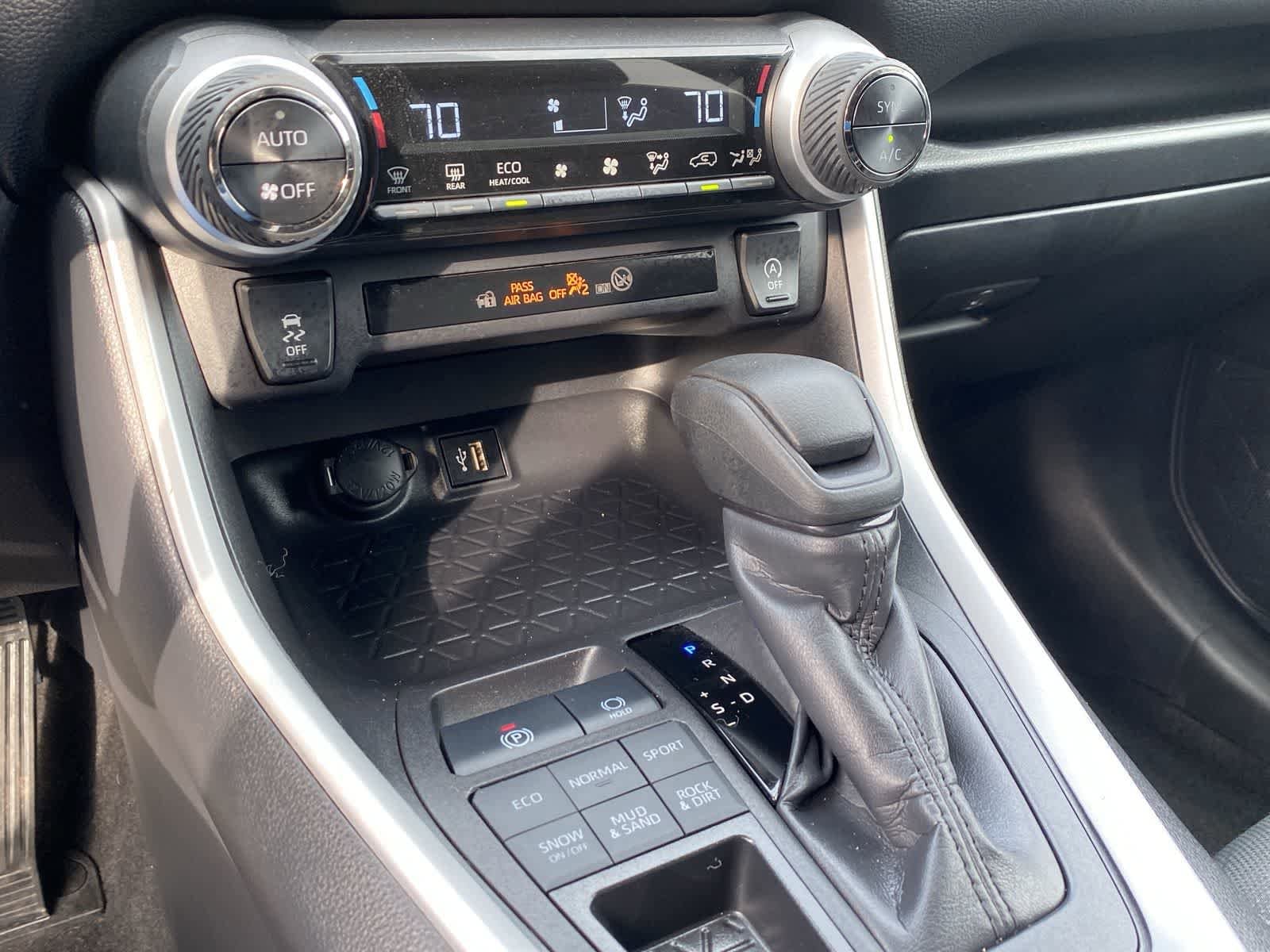 Thumbnail: 2025 Toyota RAV4 - 29