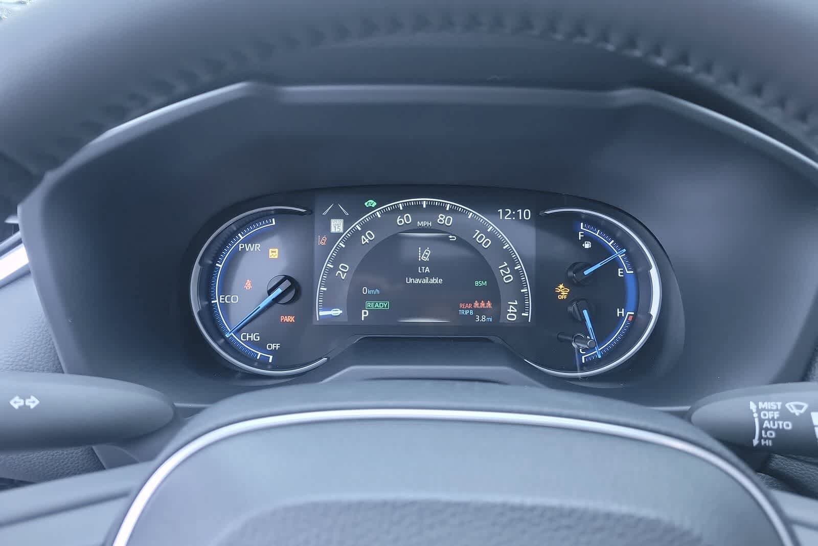 2025 Toyota RAV4 XLE 23