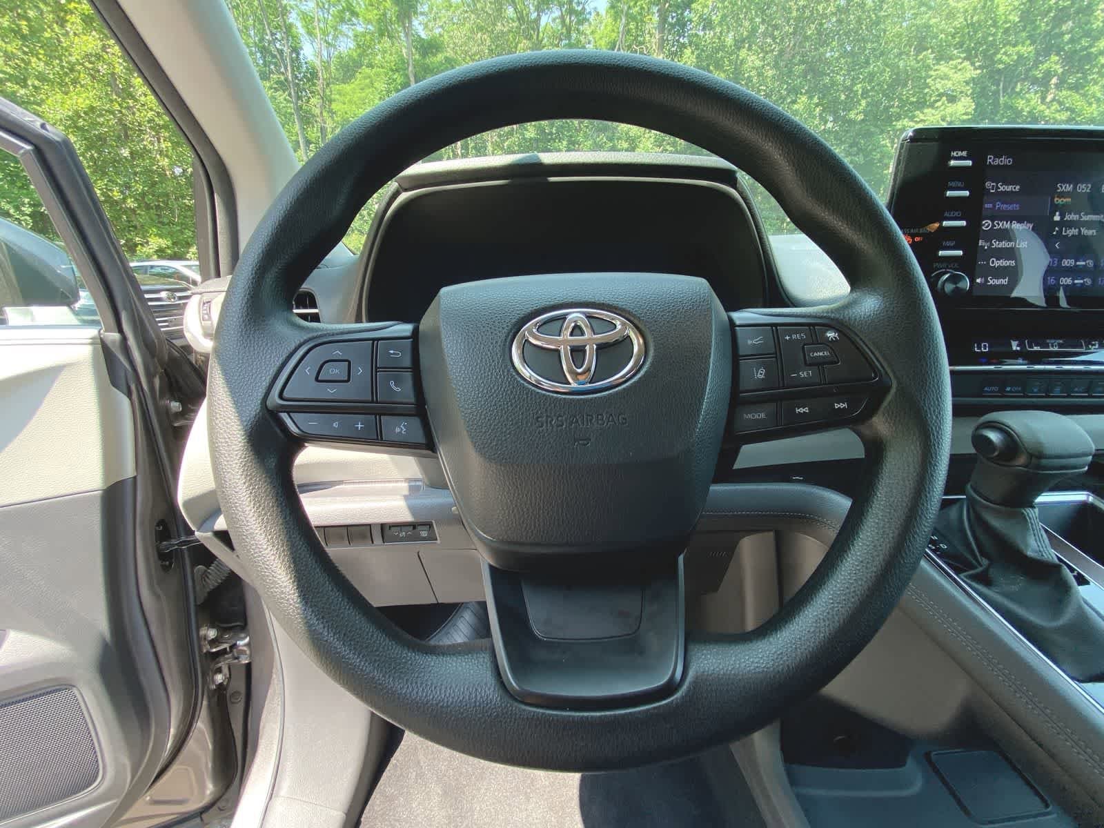 2023 Toyota Sienna LE 25