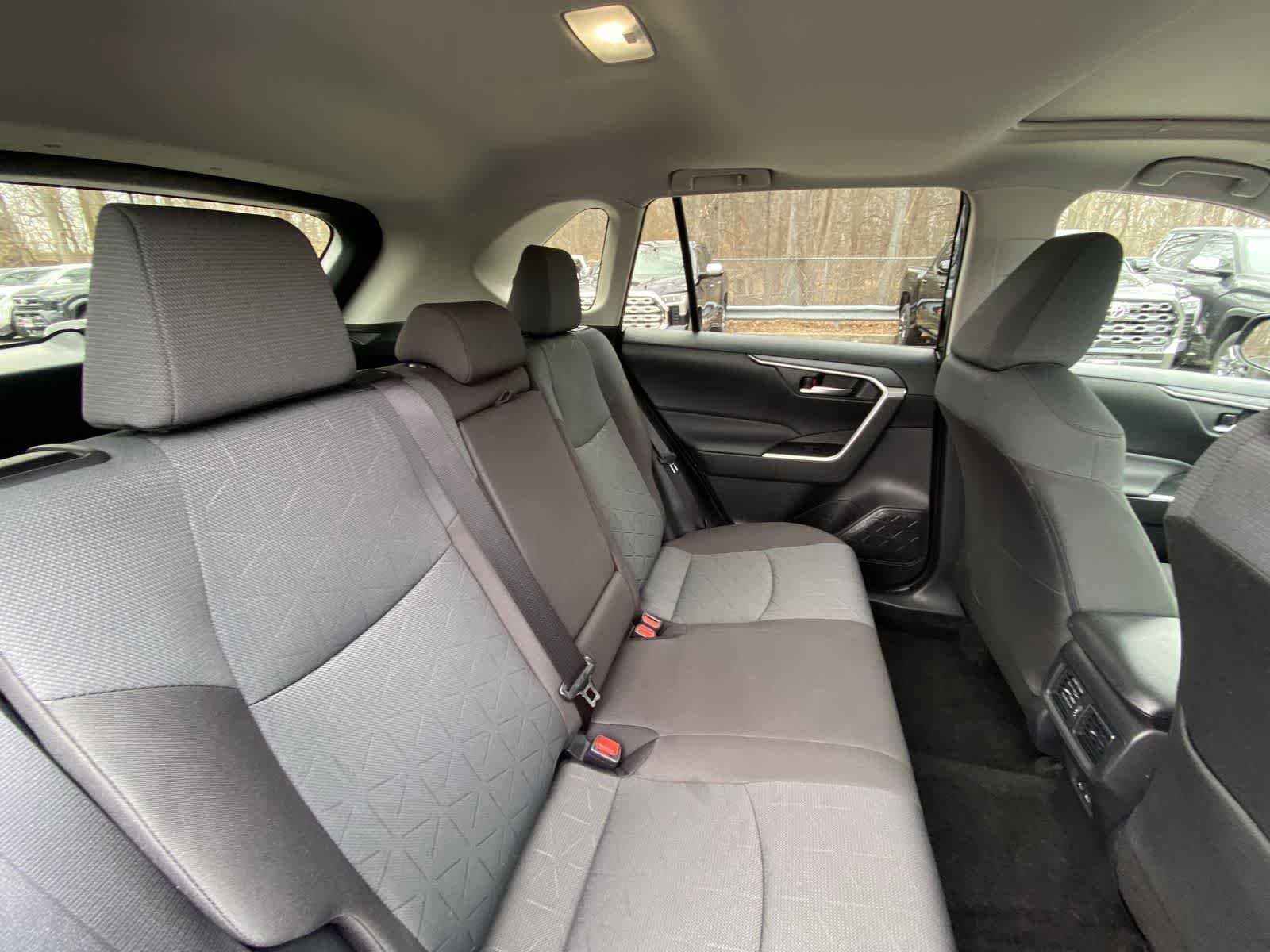 Thumbnail: 2025 Toyota RAV4 - 29