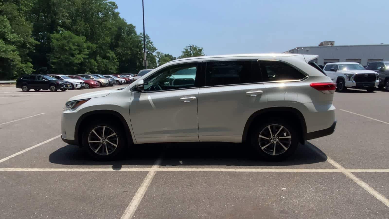 Thumbnail: 2018 Toyota Highlander - 8