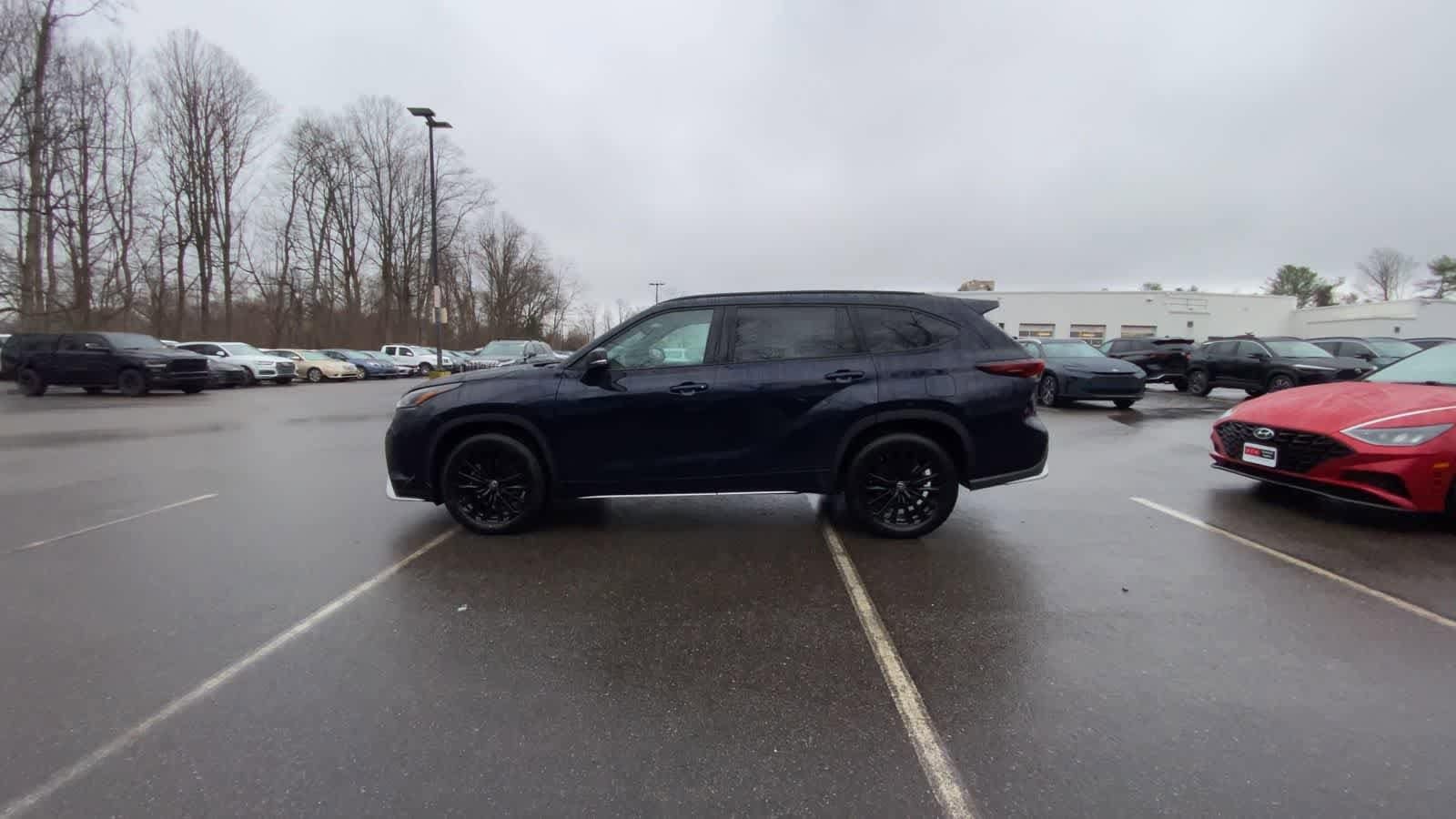 Thumbnail: 2025 Toyota Highlander - 8