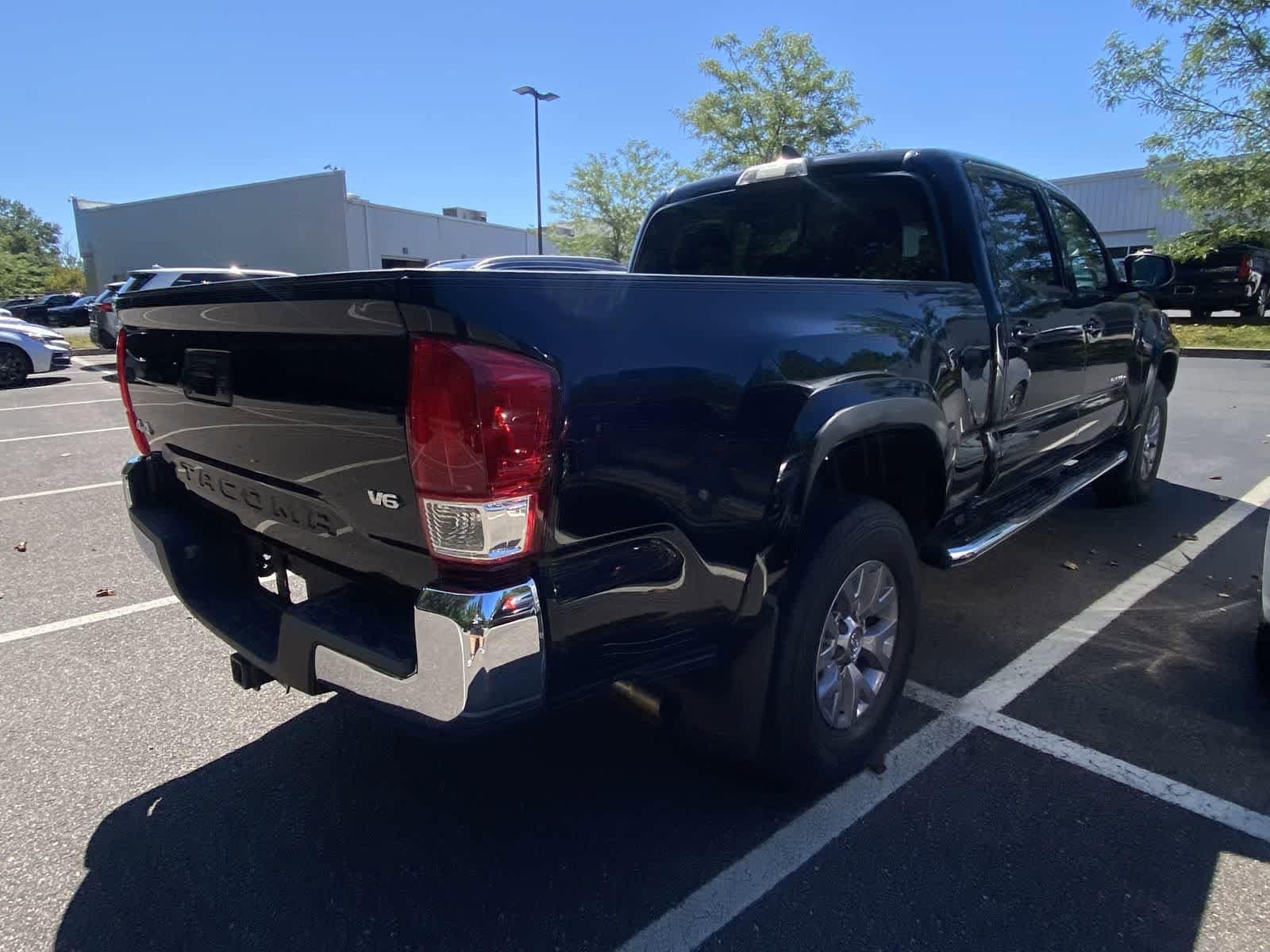 Thumbnail: 2019 Toyota Tacoma - 8