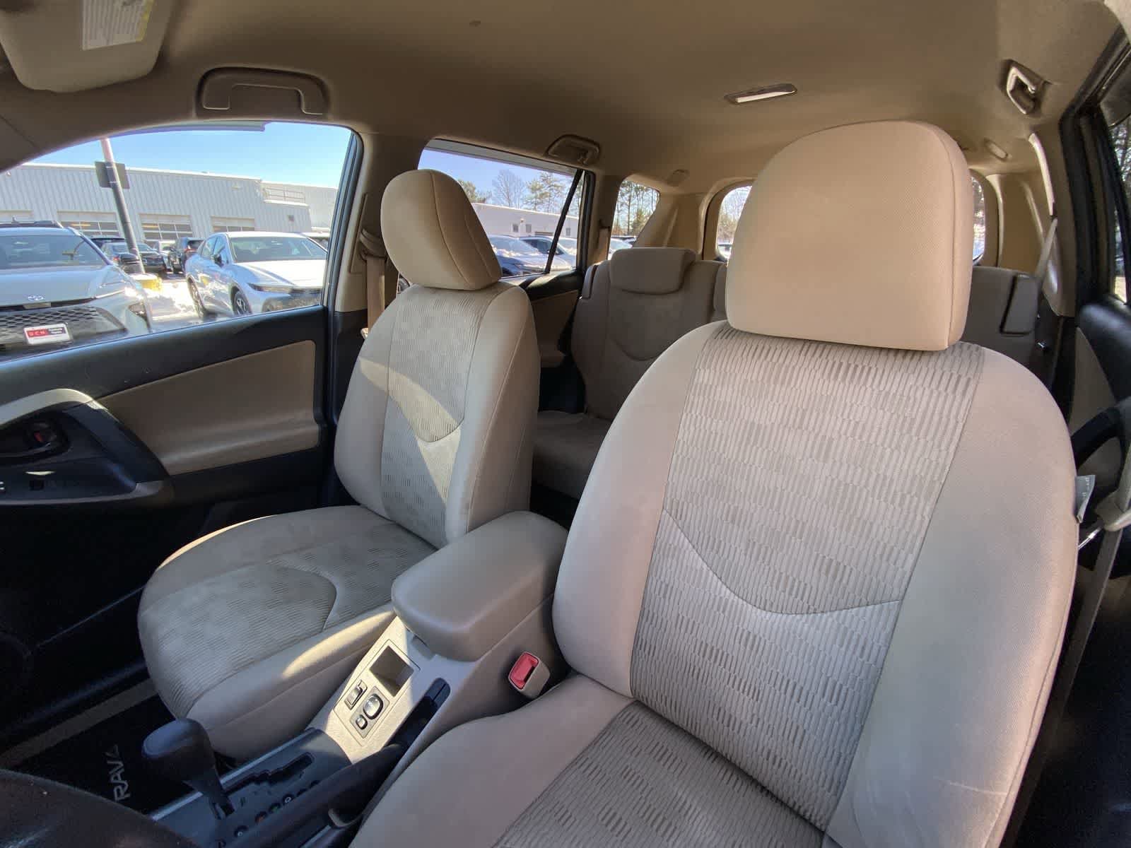 Thumbnail: 2011 Toyota RAV4 - 17