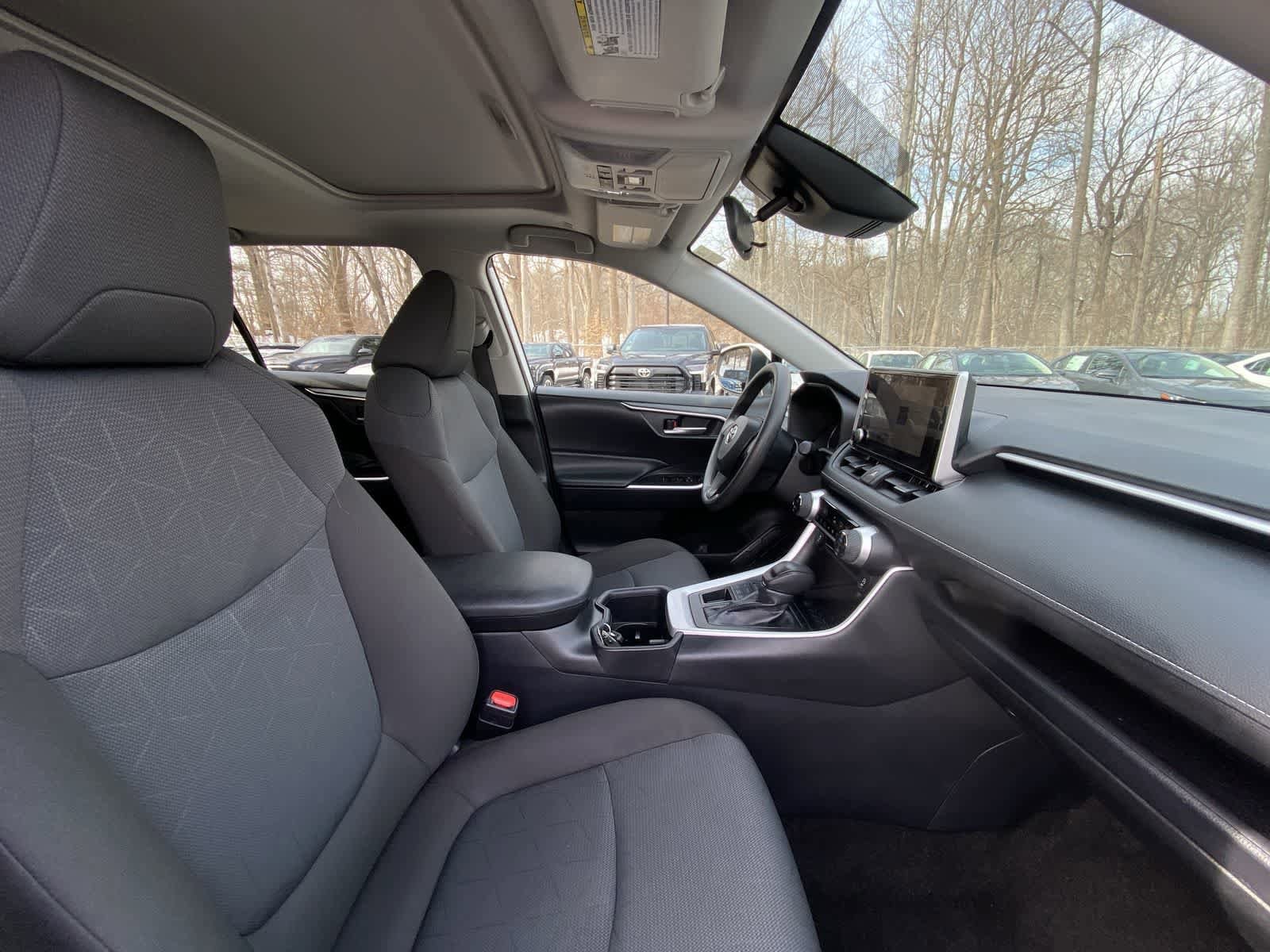 Thumbnail: 2025 Toyota RAV4 - 21