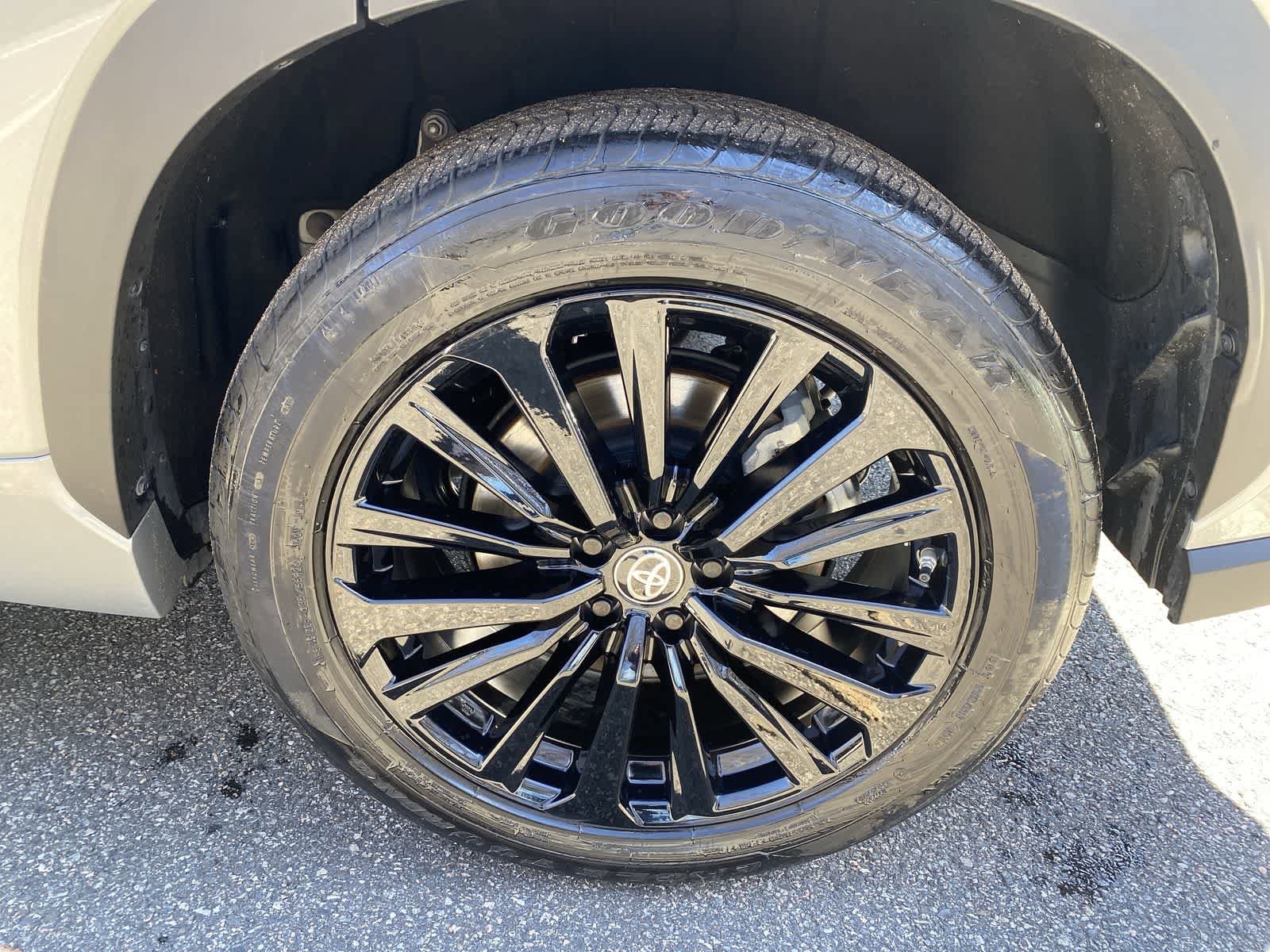 Thumbnail: 2025 Toyota Highlander - 14