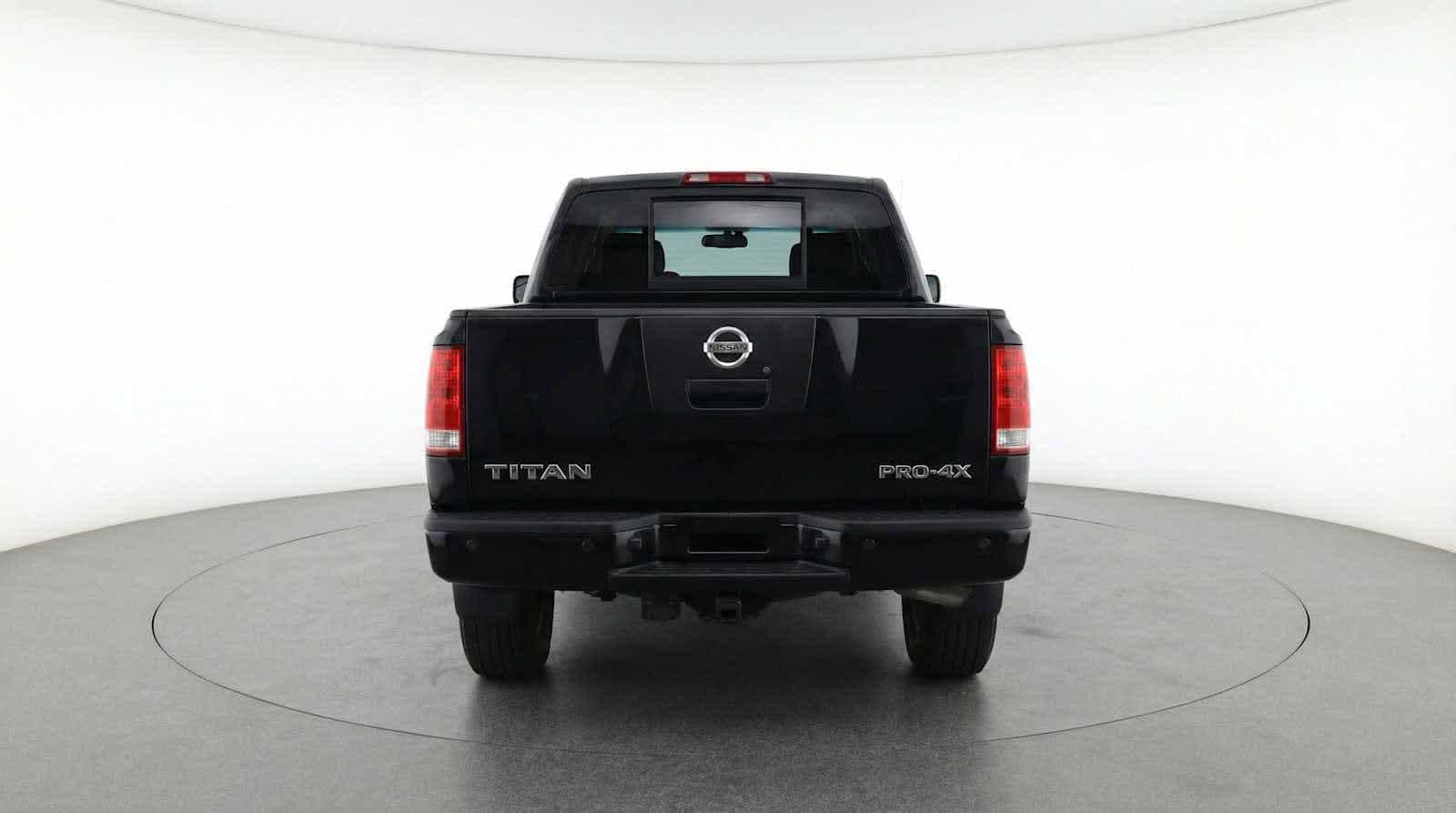 Thumbnail: 2015 Nissan Titan - 10