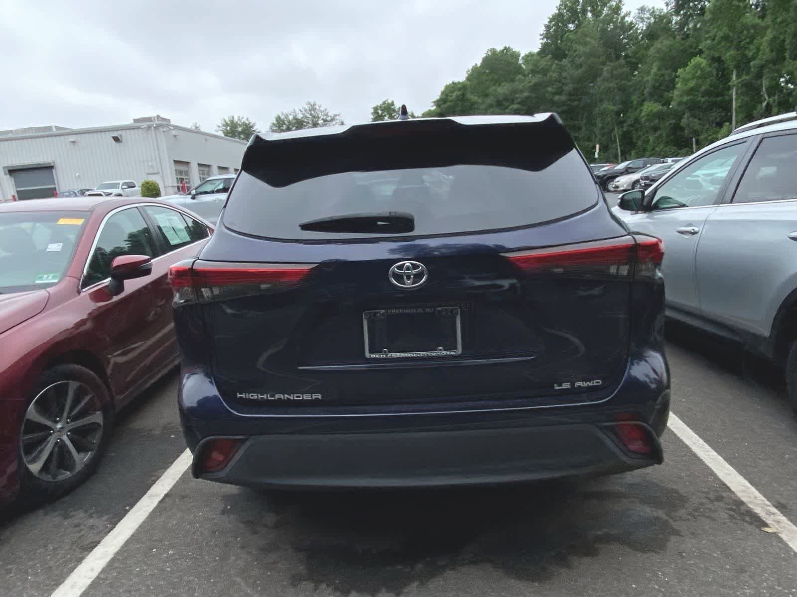 2020 Toyota Highlander LE 8