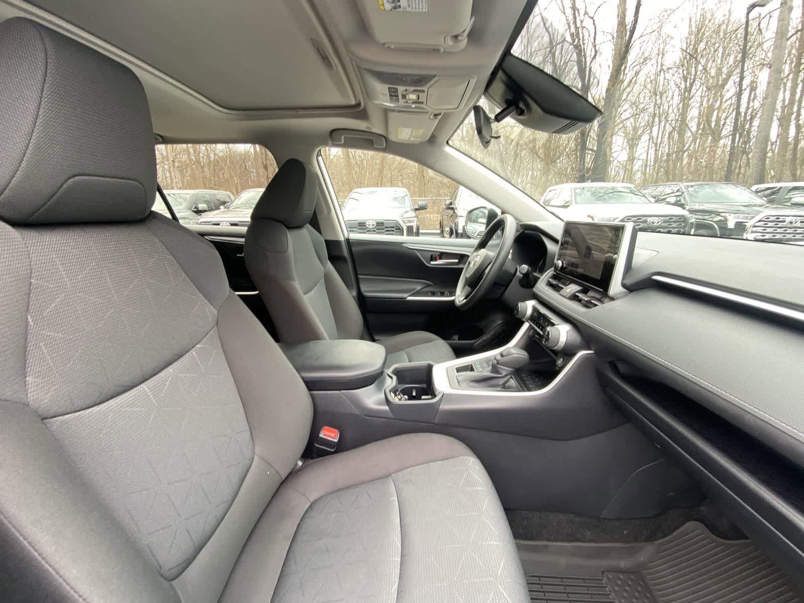 Thumbnail: 2025 Toyota RAV4 - 24