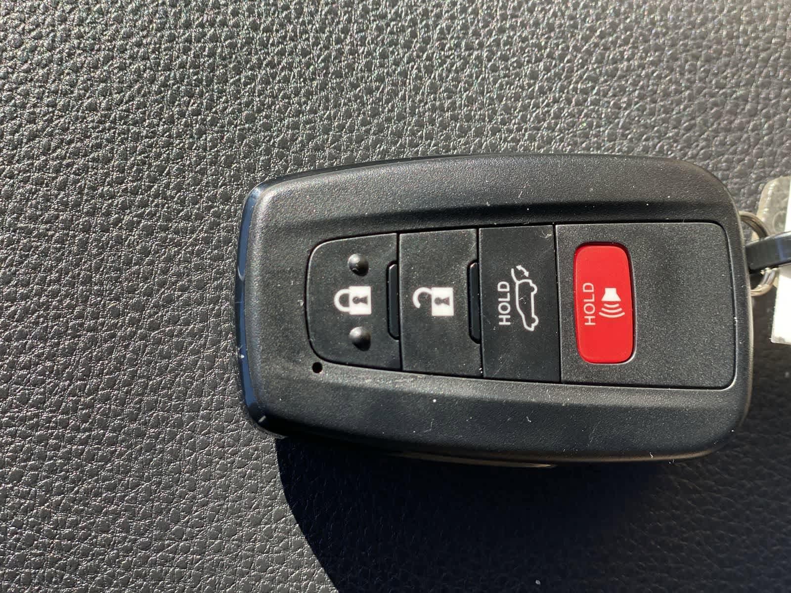 Thumbnail: 2025 Toyota RAV4 - 32