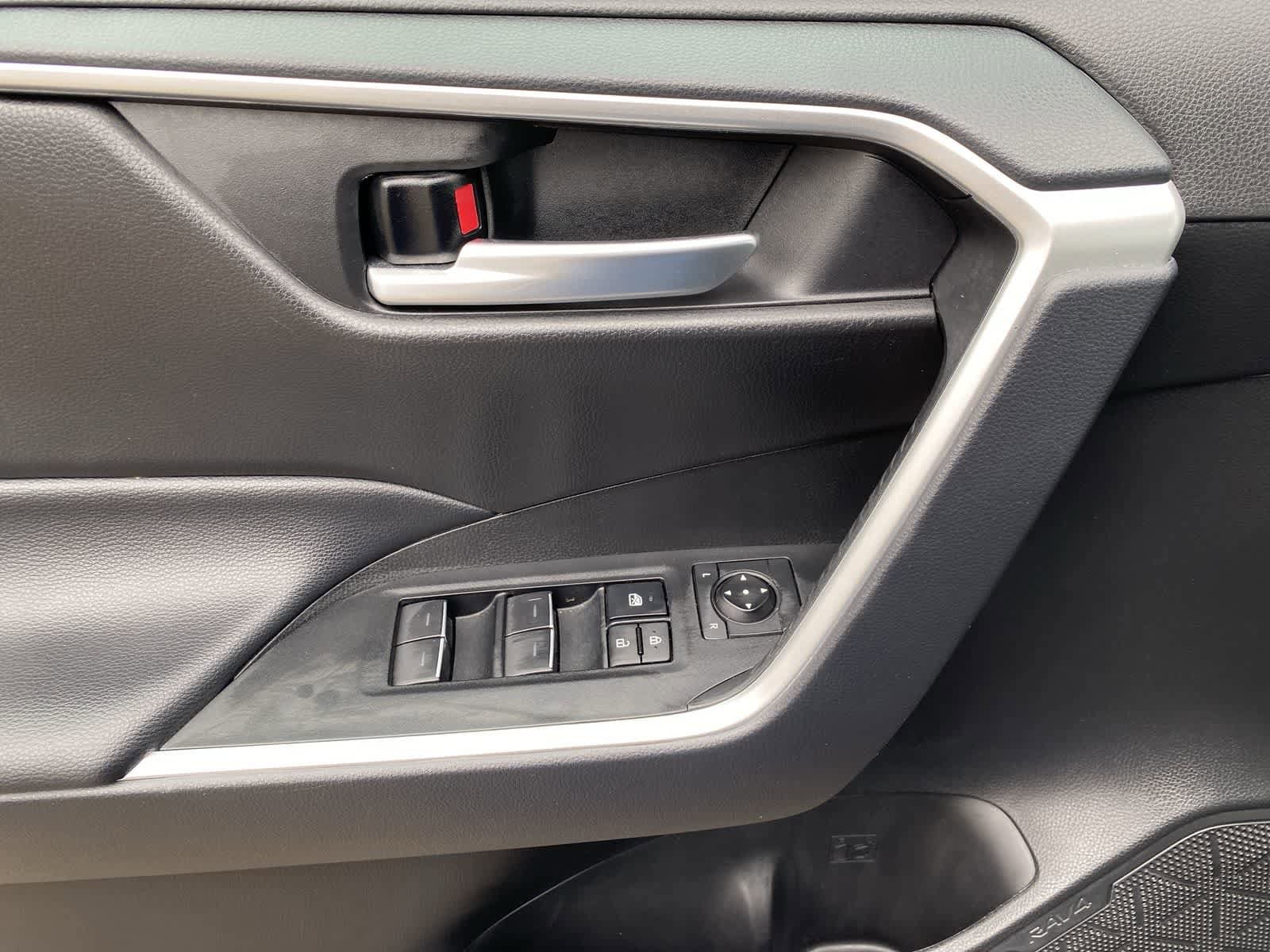 Thumbnail: 2025 Toyota RAV4 - 19