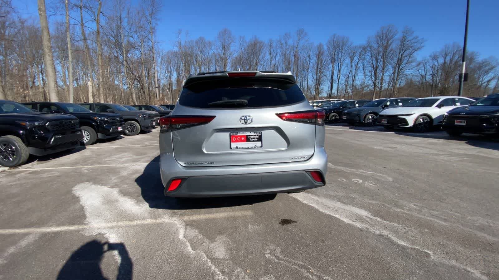 Thumbnail: 2021 Toyota Highlander - 11