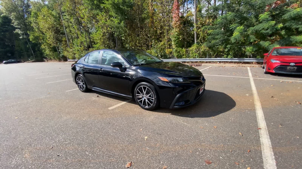 Used 2023 Toyota Camry SE Sedan