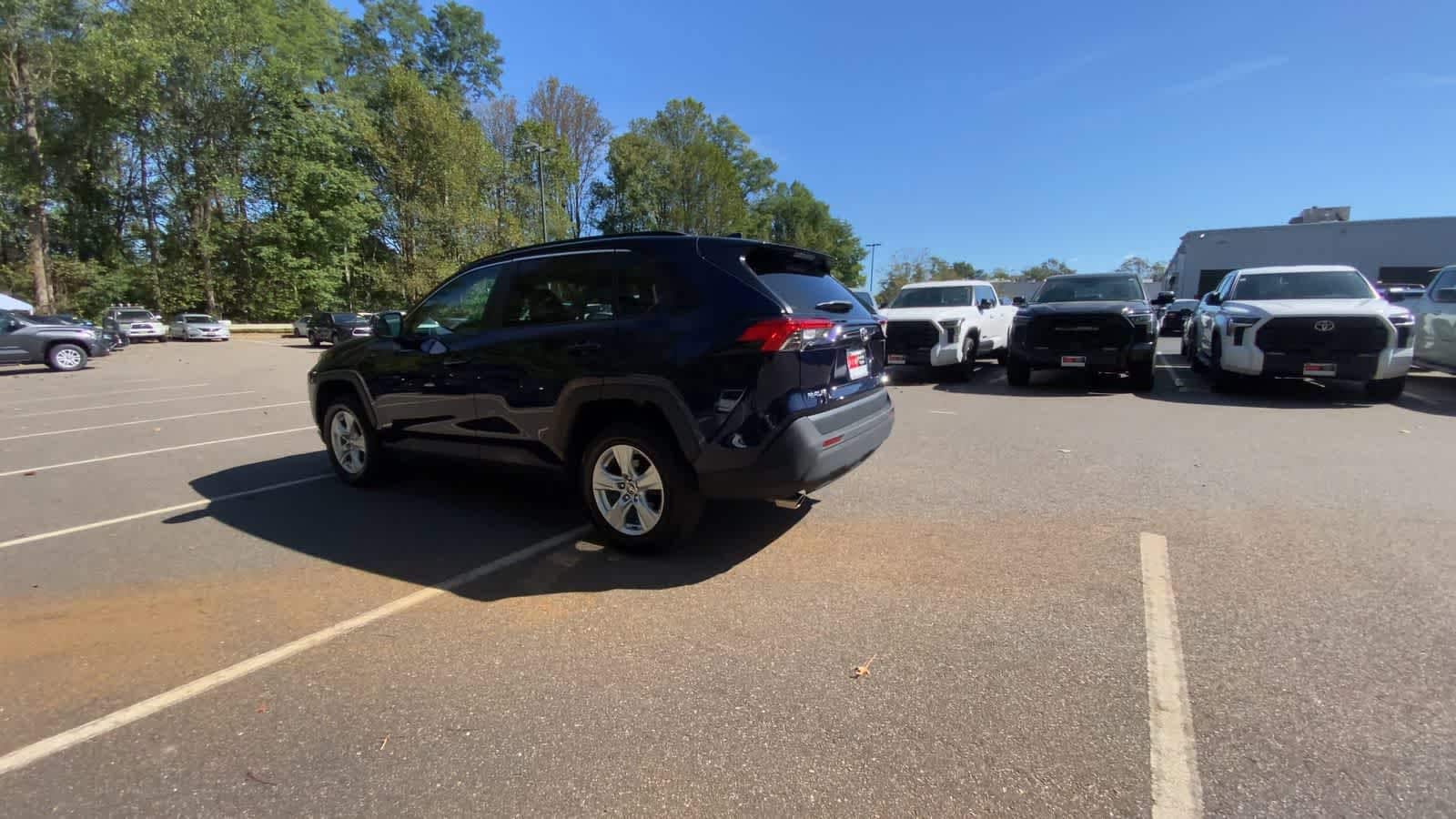 Thumbnail: 2021 Toyota RAV4 - 6