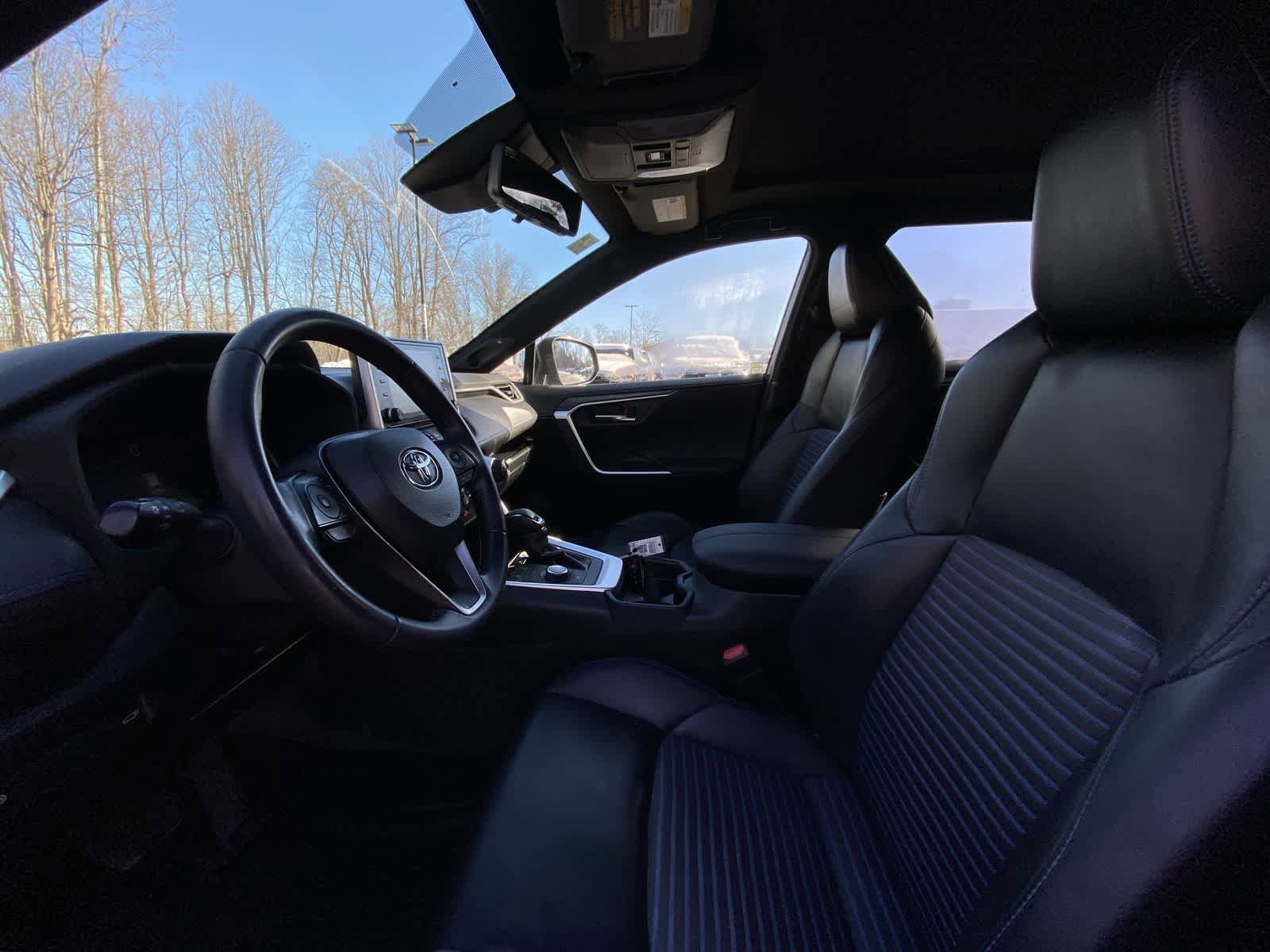 Thumbnail: 2019 Toyota RAV4 - 23