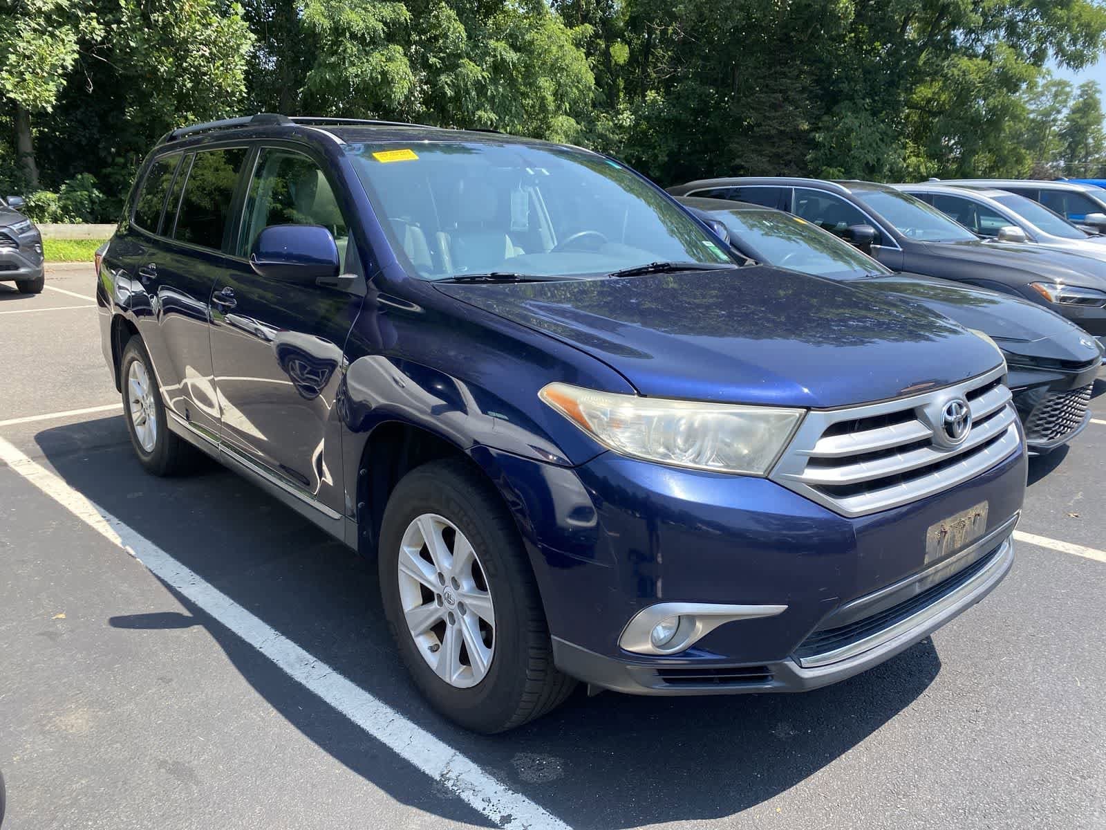 Thumbnail: 2012 Toyota Highlander - 3
