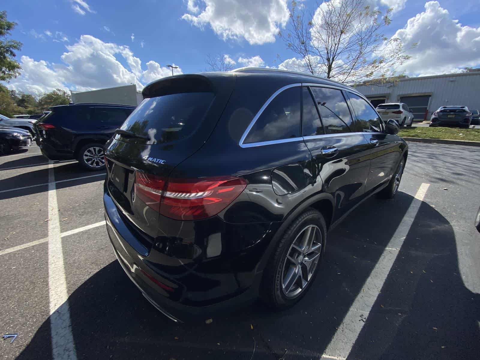 Thumbnail: 2016 Mercedes-Benz GLC - 7