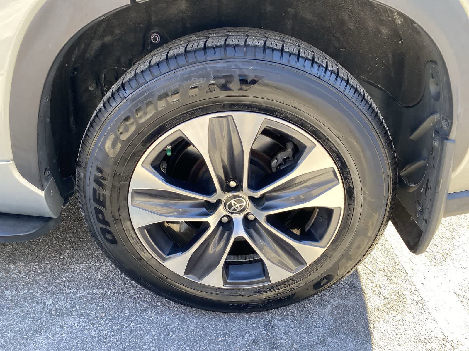 Thumbnail: 2021 Toyota Highlander - 16