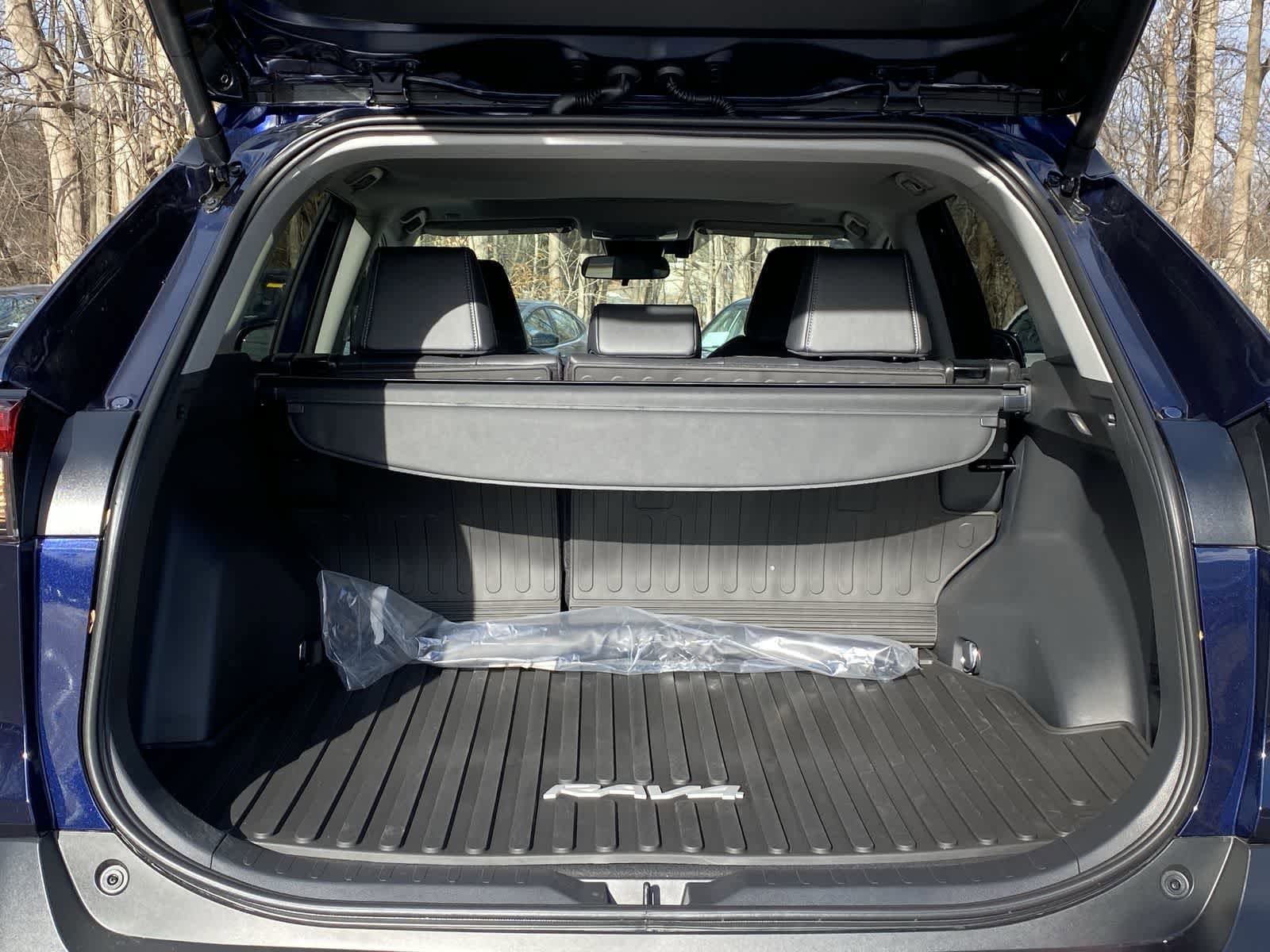 Thumbnail: 2025 Toyota RAV4 - 11