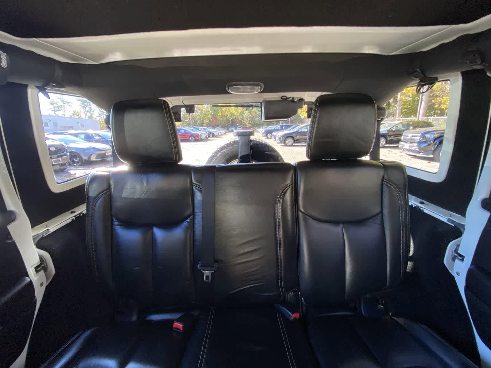 Thumbnail: 2015 Jeep Wrangler - 25