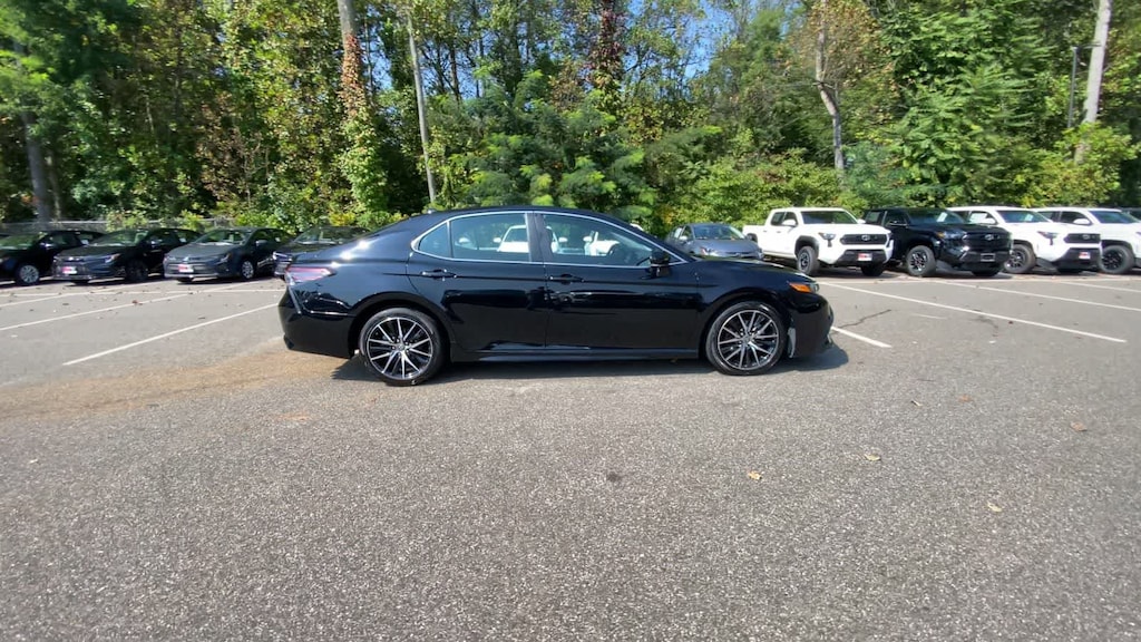 Used 2023 Toyota Camry SE Sedan