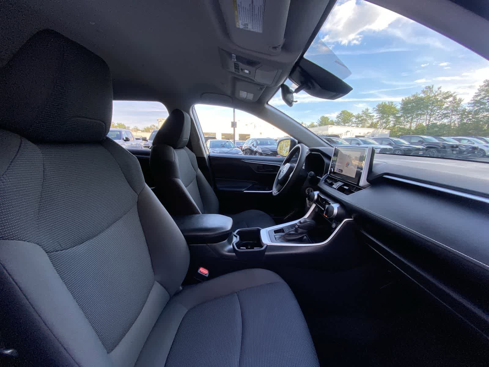 Thumbnail: 2024 Toyota RAV4 - 20