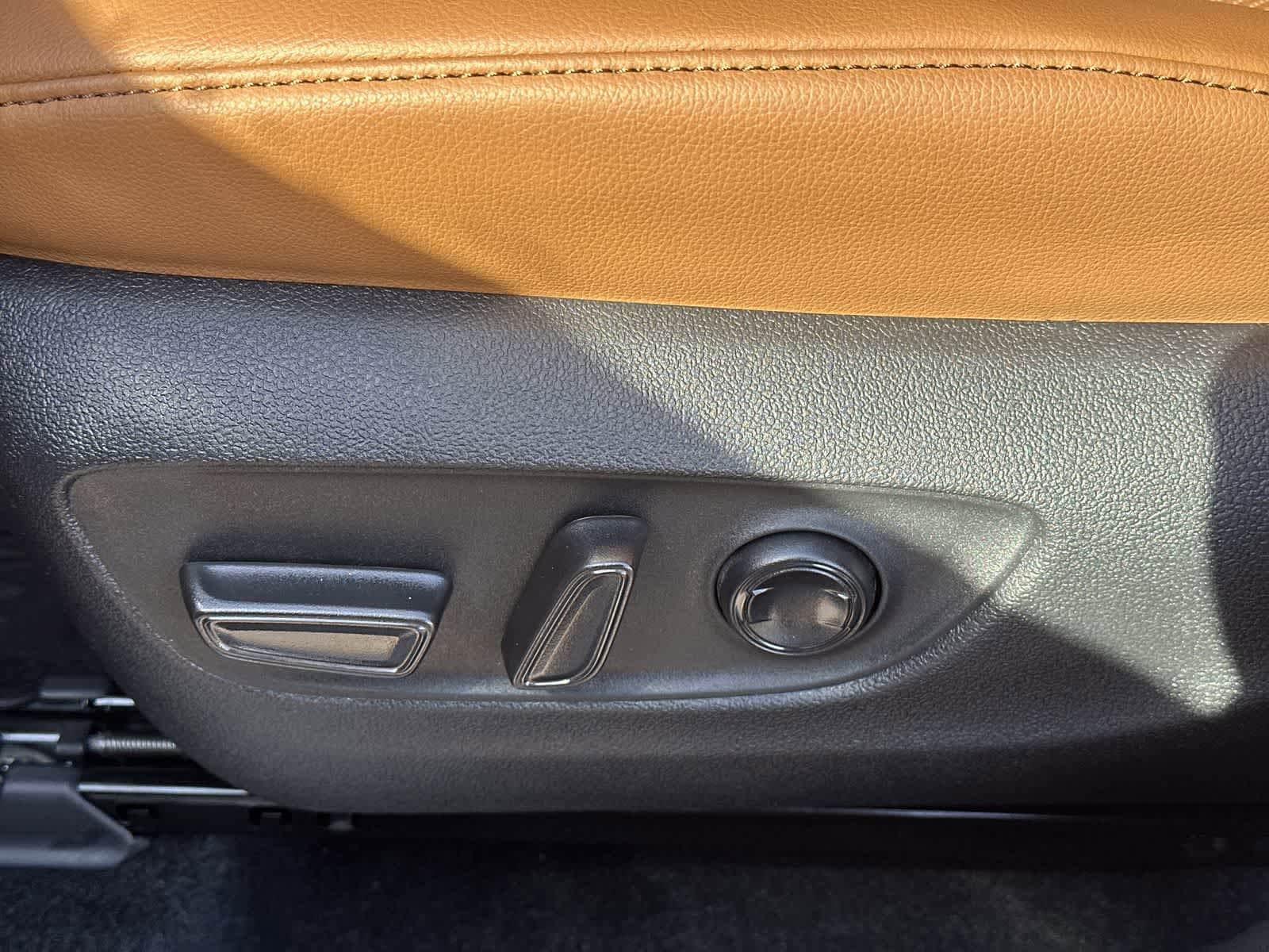 Thumbnail: 2025 Toyota Highlander - 25