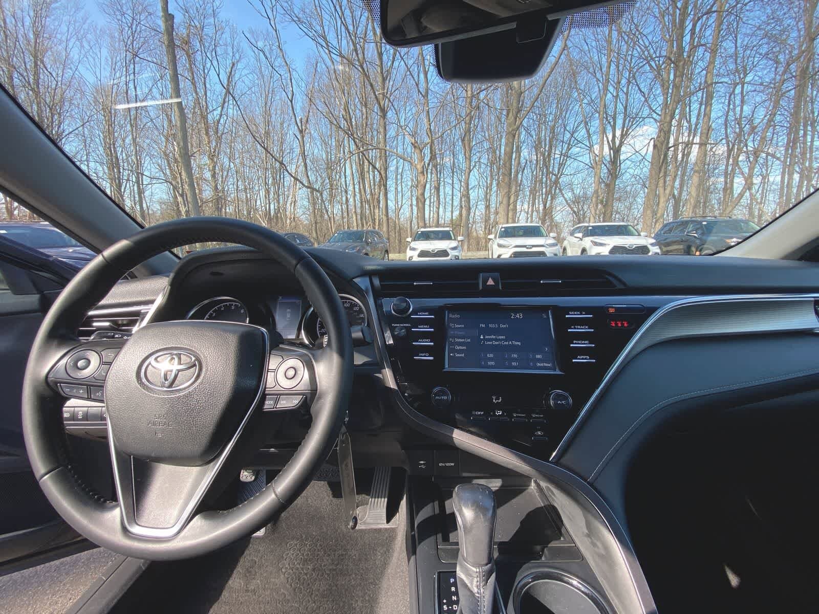 2018 Toyota Camry SE 18