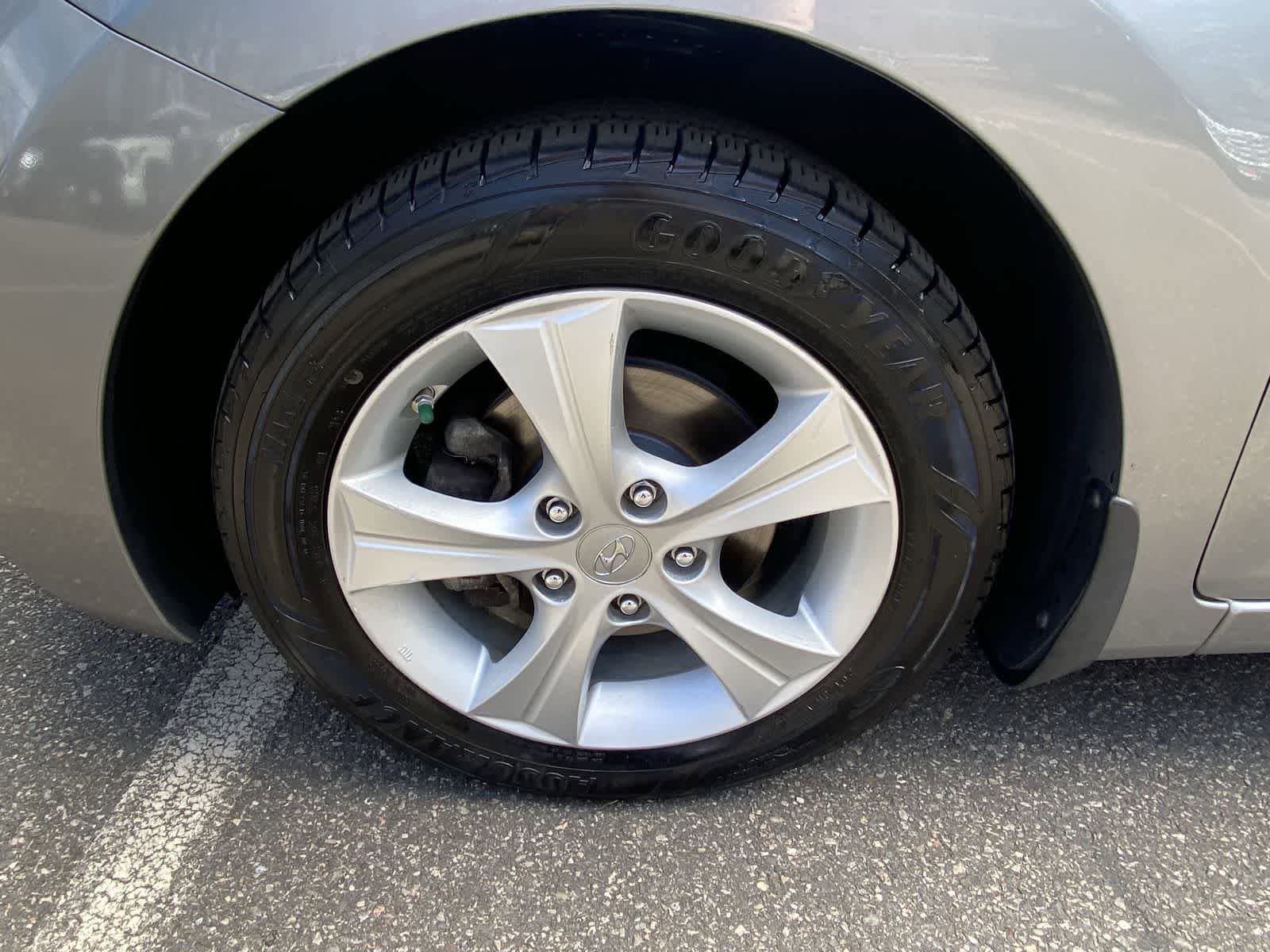 Thumbnail: 2016 Hyundai Elantra - 18