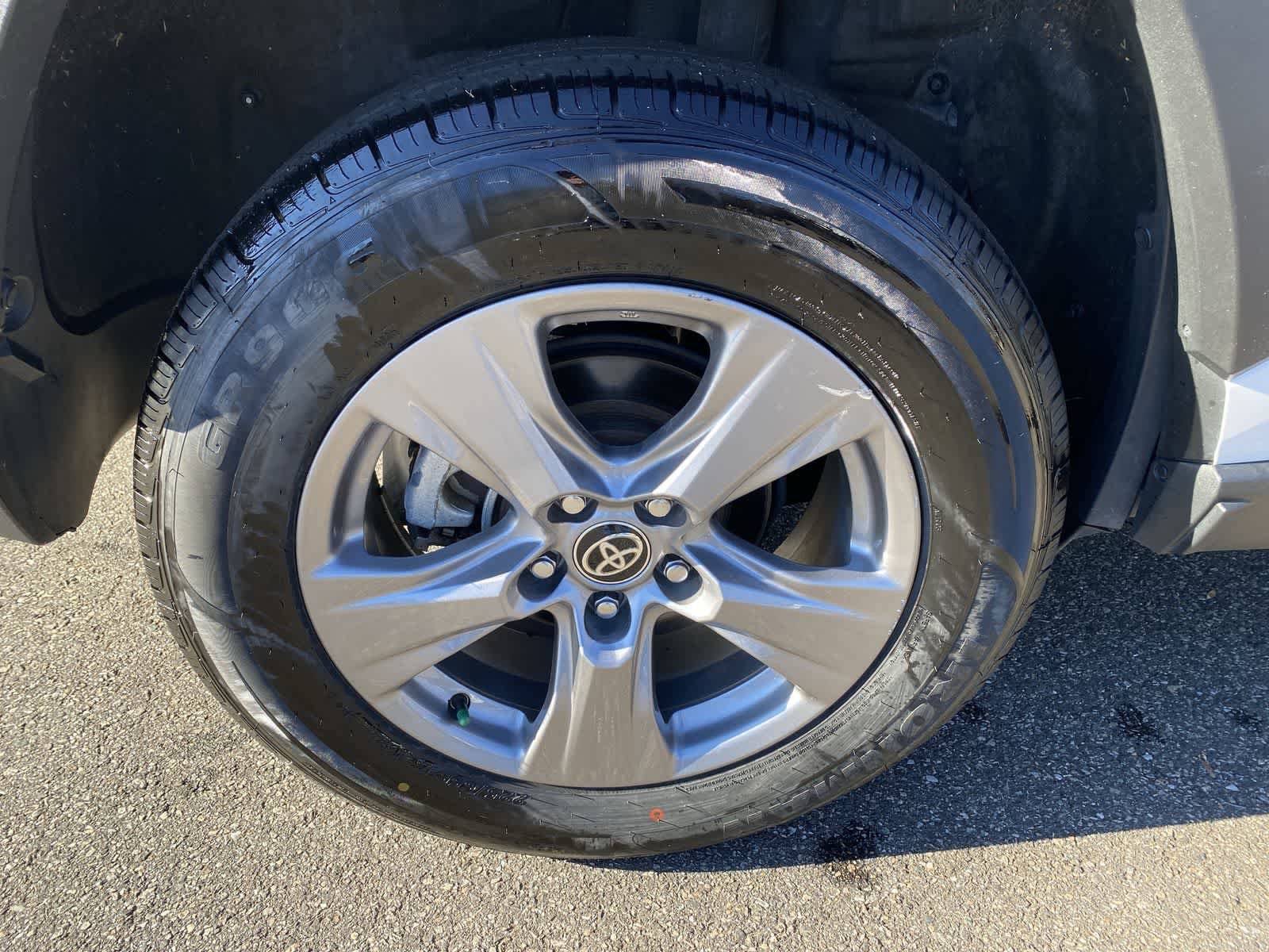 Thumbnail: 2024 Toyota RAV4 - 21