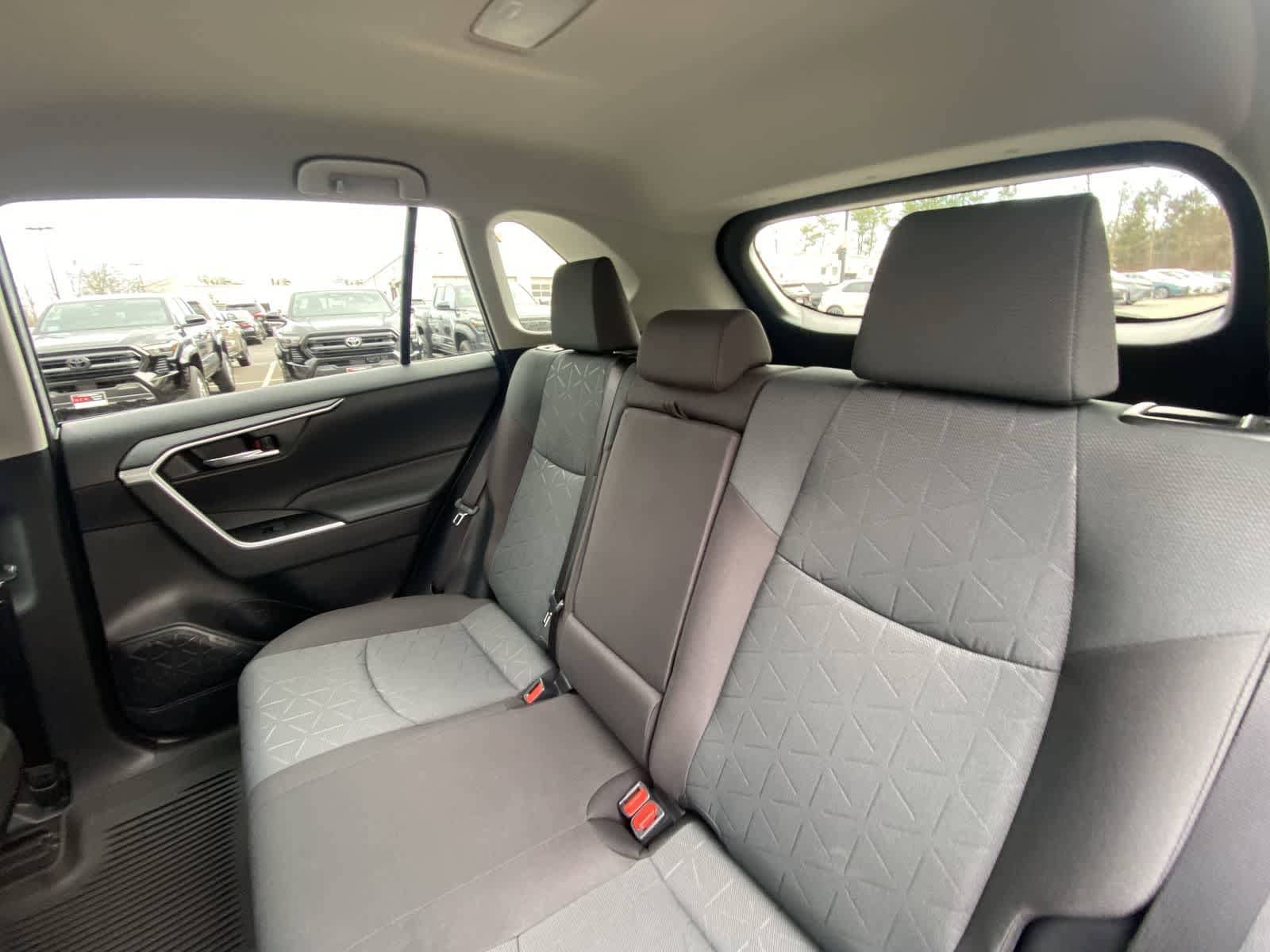 Thumbnail: 2025 Toyota RAV4 - 35